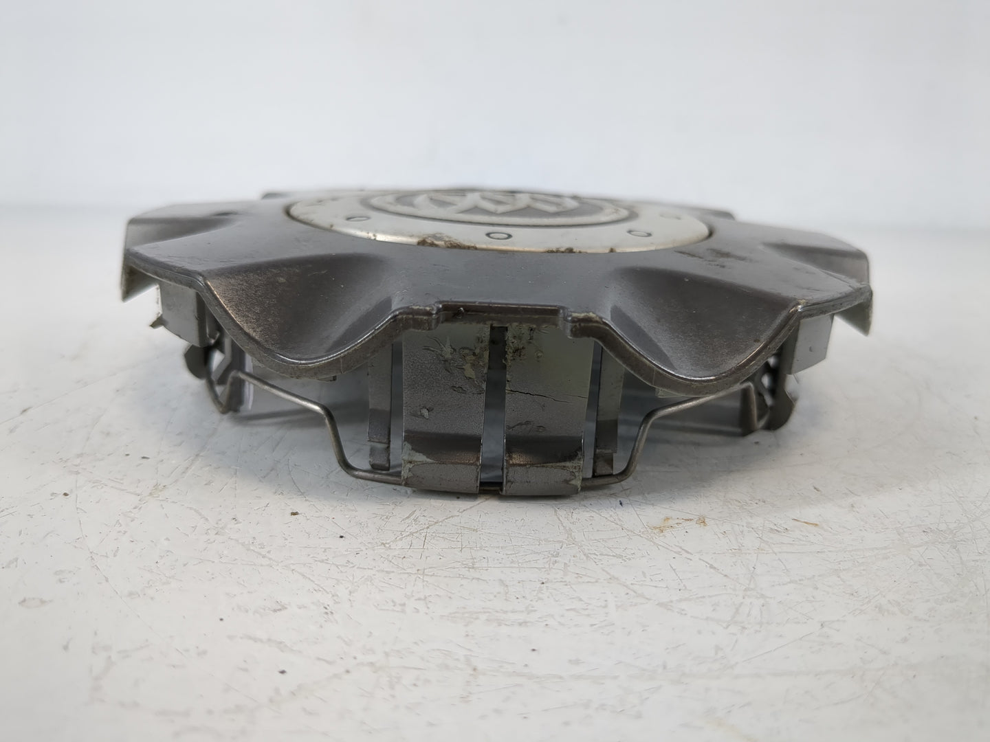 2005 Buick Lacrosse Center Cap Oem - Oemusedautoparts1.com