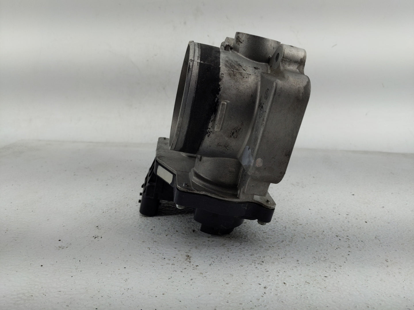 2005 Buick Lacrosse Throttle Body P/N:RMM75-3 12576729 Fits OEM Used Auto Parts - Oemusedautoparts1.com