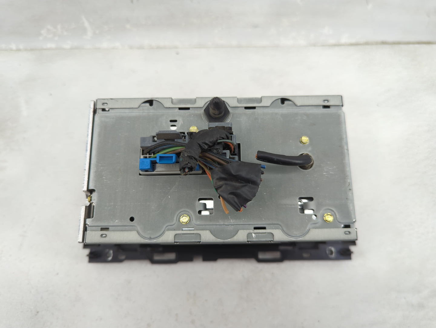 2005-2007 Buick Lacrosse Radio AM FM Cd Player Receiver Replacement P/N:10391272 Fits Fits 2005 2006 2007 OEM Used Auto Part