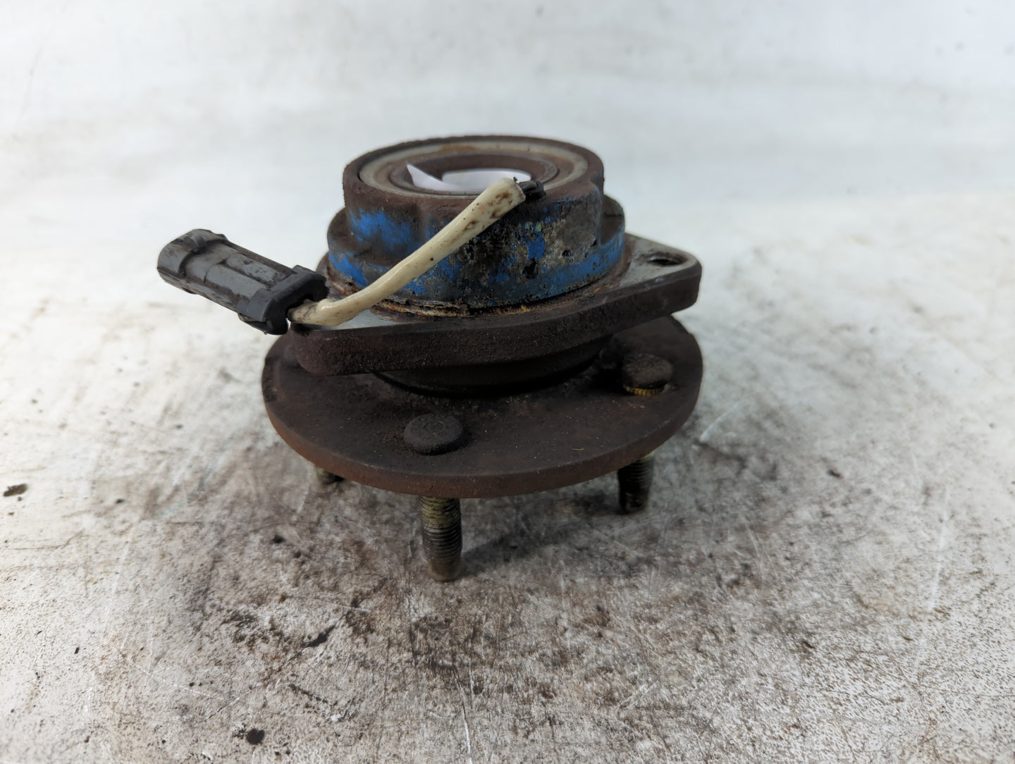 2005-2009 Buick Lacrosse Driver Front Wheel Hub Oem - Oemusedautoparts1.com
