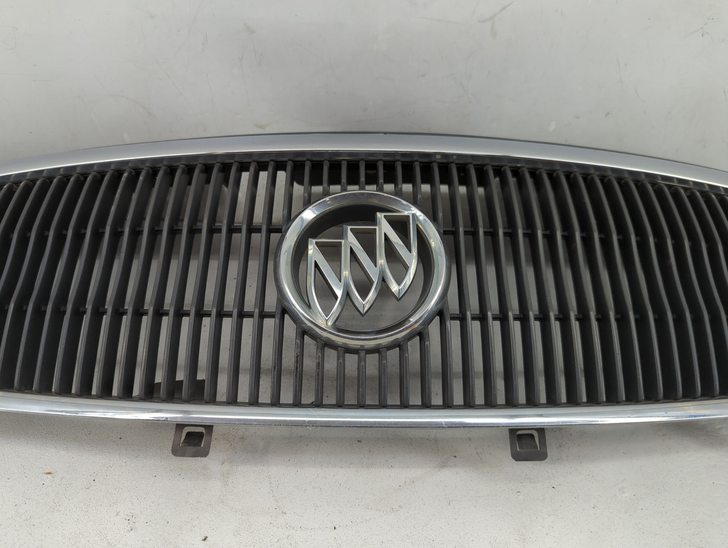 2005-2007 Buick Lacrosse Front Bumper Grille - Oemusedautoparts1.com