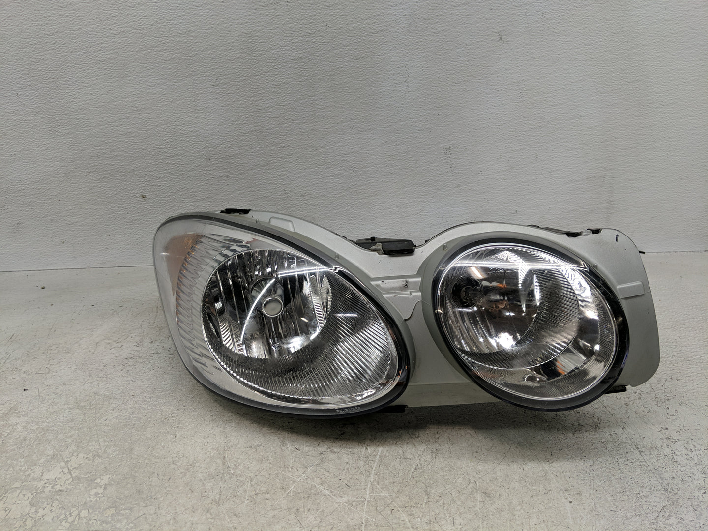 2005-2007 Buick Lacrosse Passenger Right Oem Head Light Headlight Lamp - Oemusedautoparts1.com