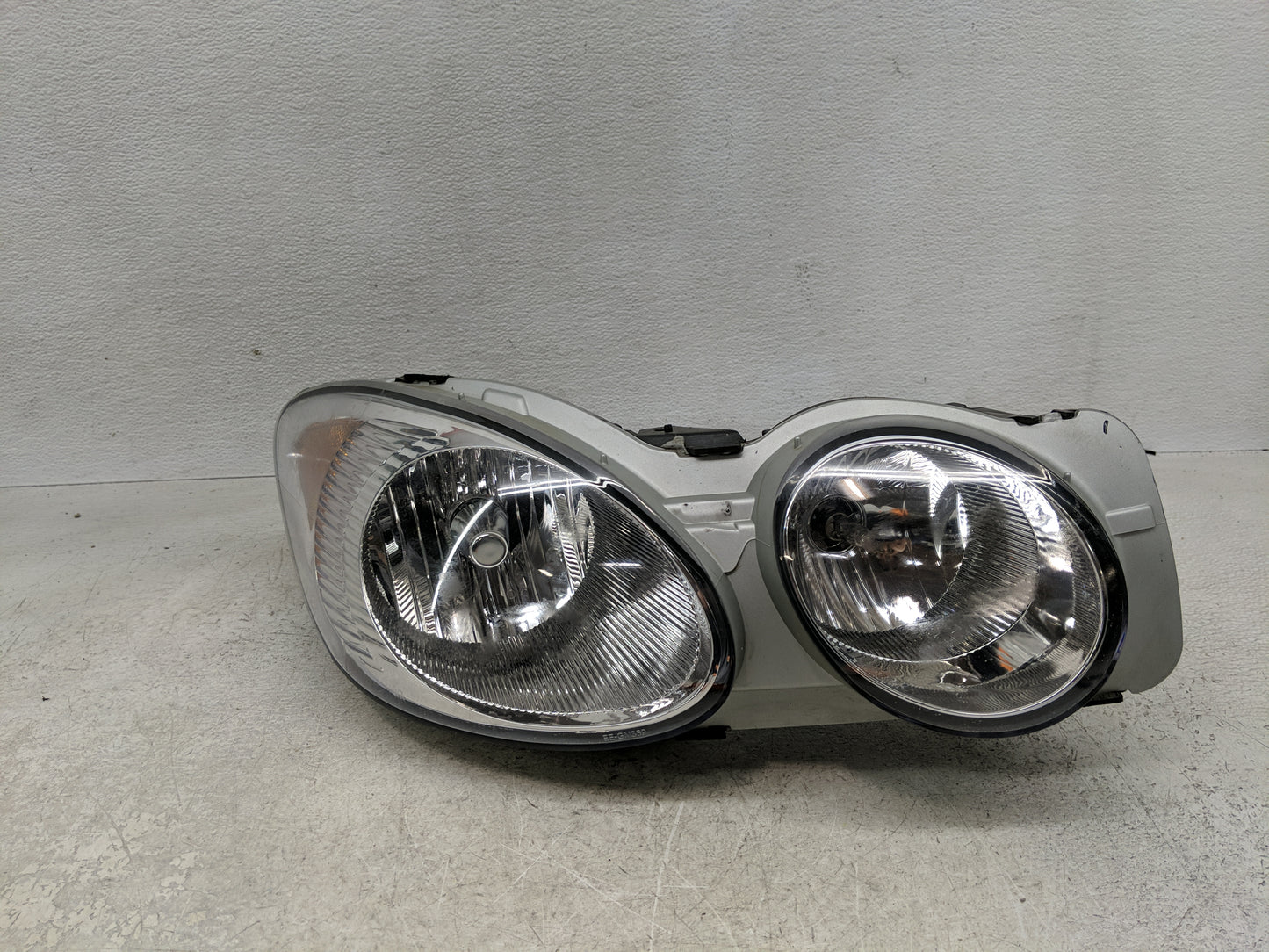 2005-2007 Buick Lacrosse Passenger Right Oem Head Light Headlight Lamp - Oemusedautoparts1.com