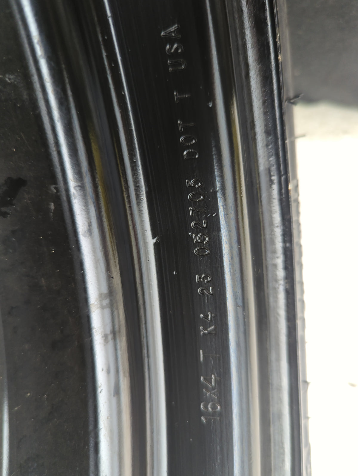 2005-2005 Buick Lacrosse Spare Donut Tire Wheel Rim Oem - Oemusedautoparts1.com