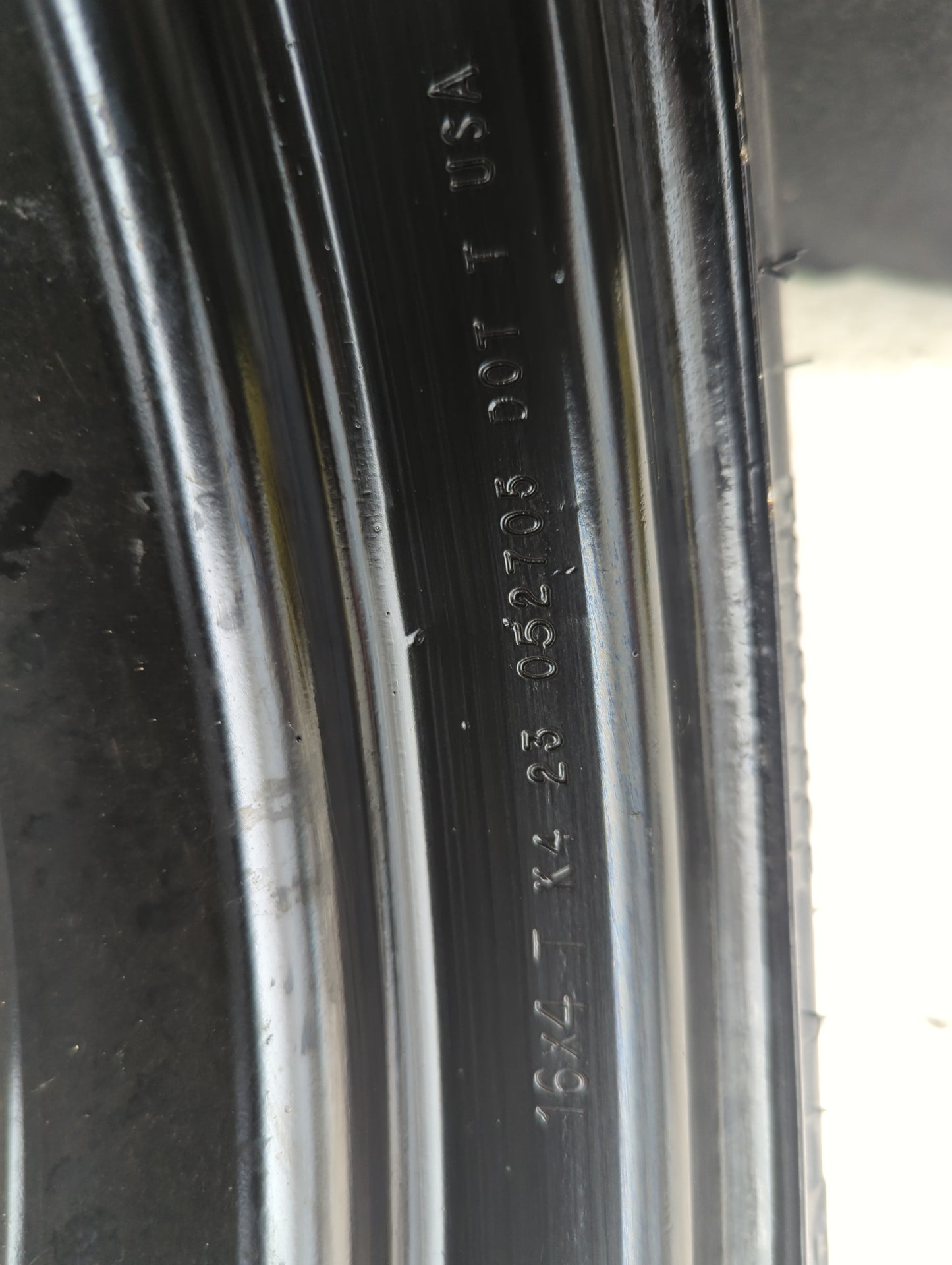 2005-2005 Buick Lacrosse Spare Donut Tire Wheel Rim Oem - Oemusedautoparts1.com