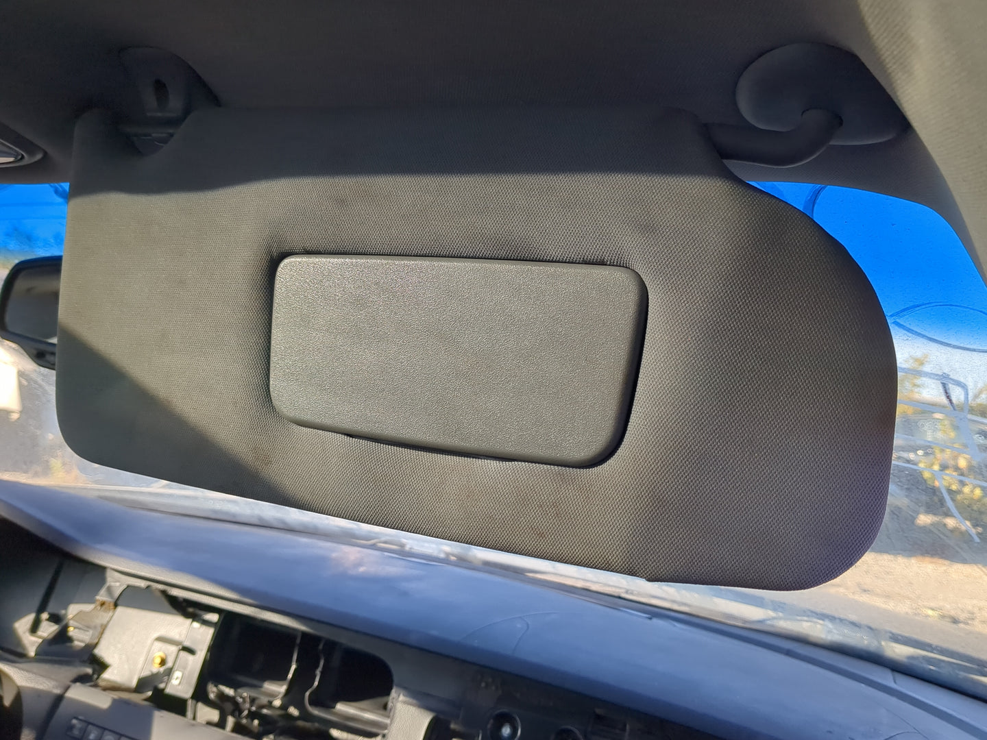 2005-2009 Buick Lacrosse Sun Visor Shade Replacement Passenger Right Mirror Fits Fits 2005 2006 2007 2008 2009 OEM Used Auto