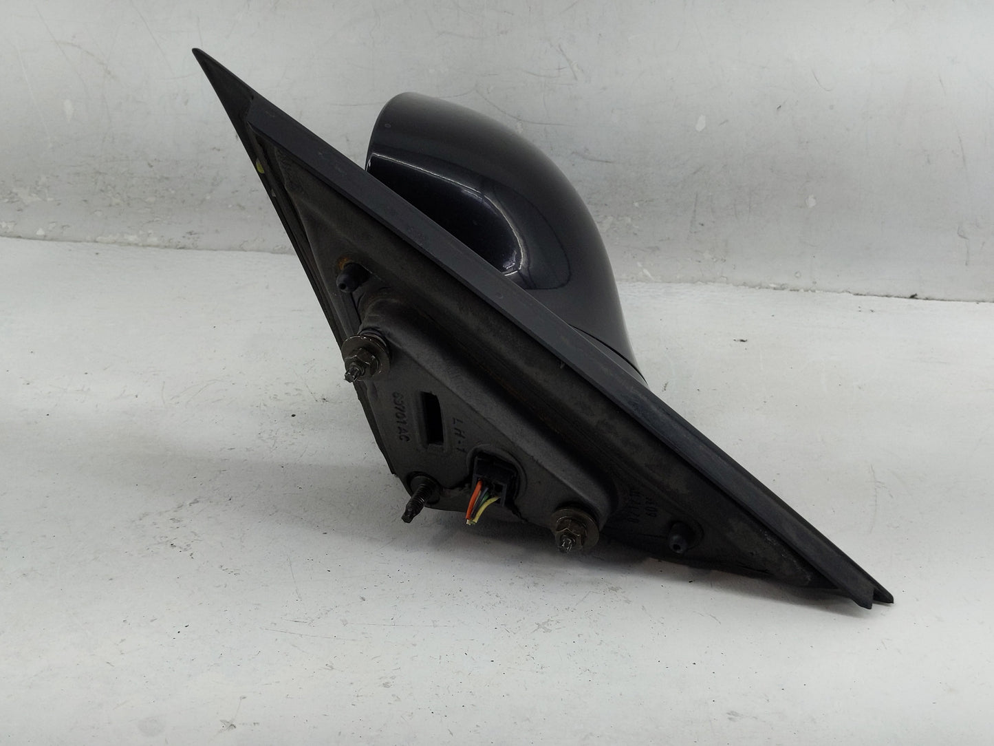2005-2009 Buick Lacrosse Driver Side View Mirror - Left Door Mirror OEM Used - Oemusedautoparts1.com