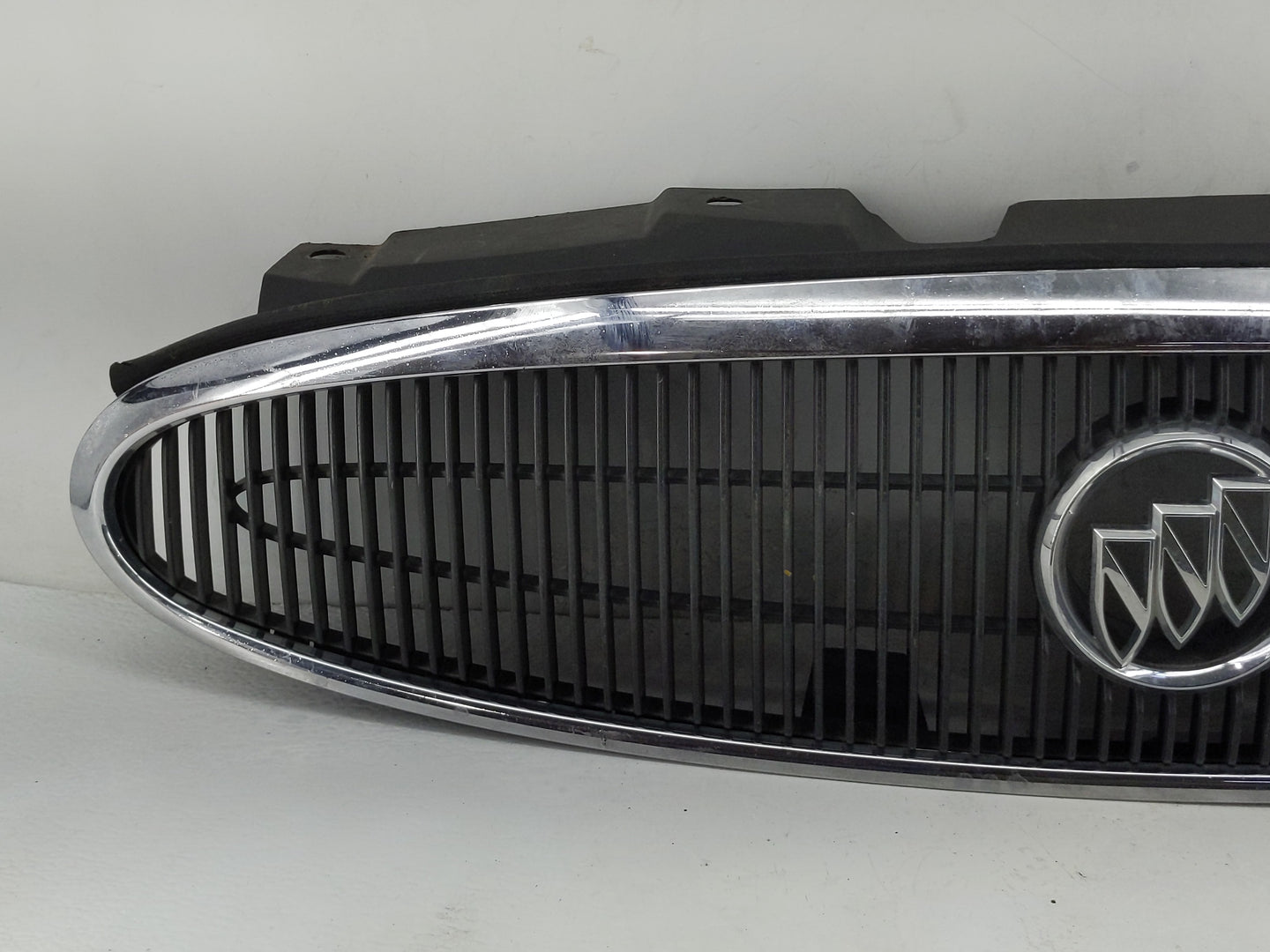 2005-2007 Buick Lacrosse Front Grille Bumper Not Included - Oemusedautoparts1.com
