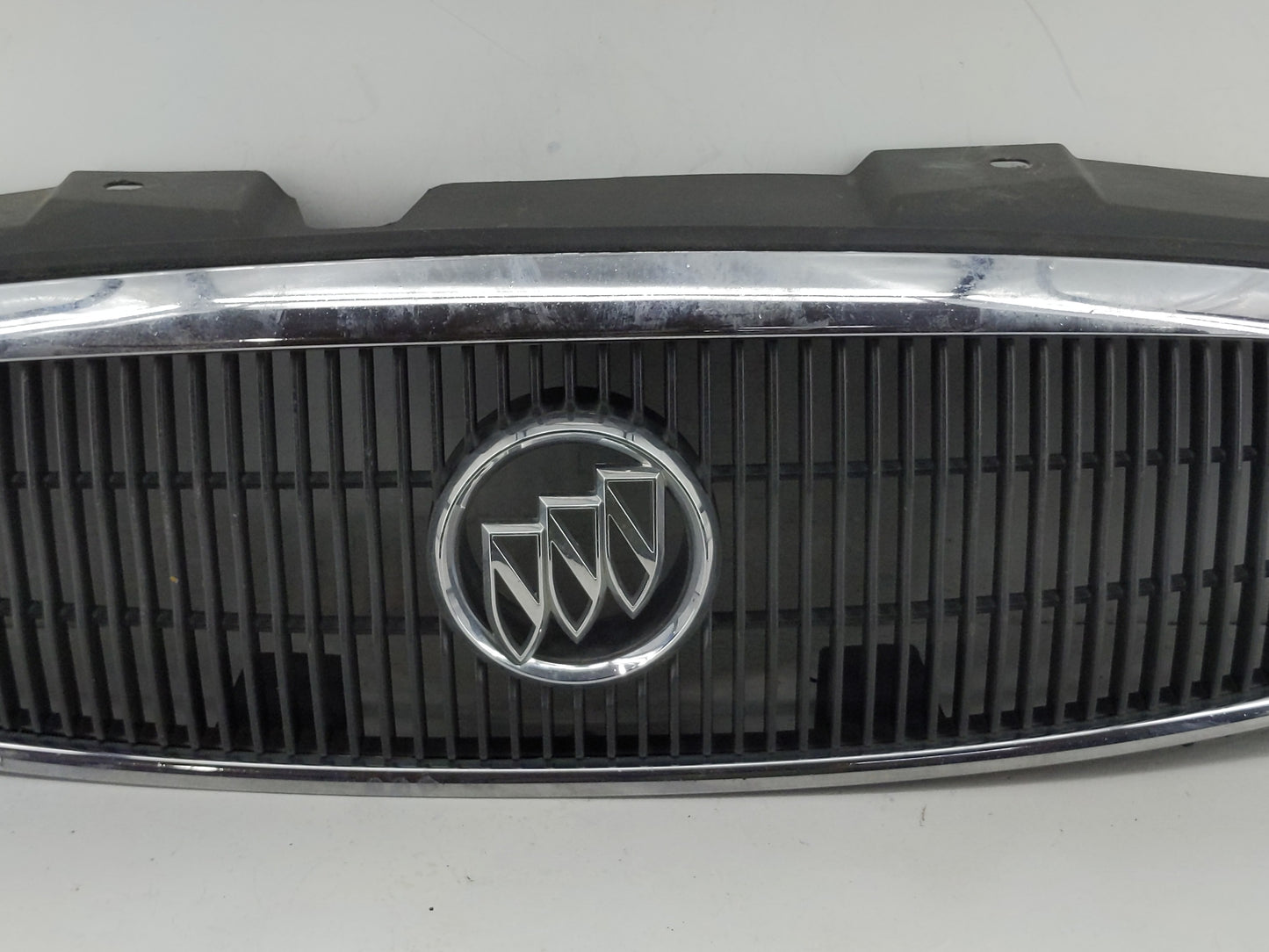 2005-2007 Buick Lacrosse Front Grille Bumper Not Included - Oemusedautoparts1.com