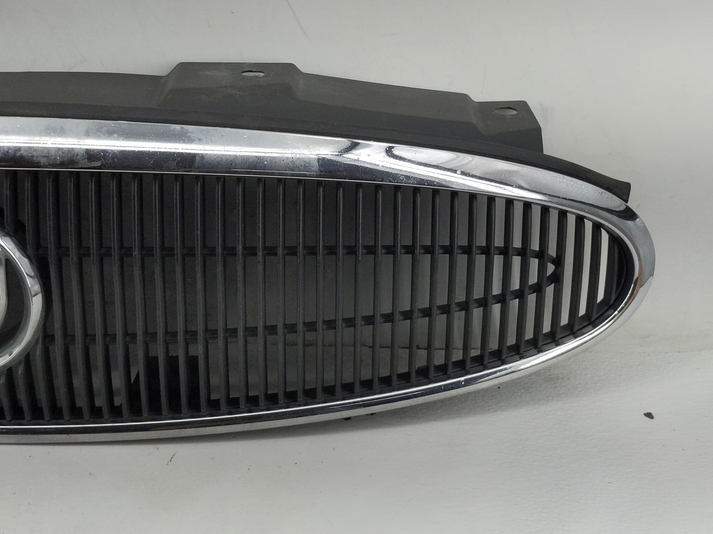 2005-2007 Buick Lacrosse Front Grille Bumper Not Included - Oemusedautoparts1.com