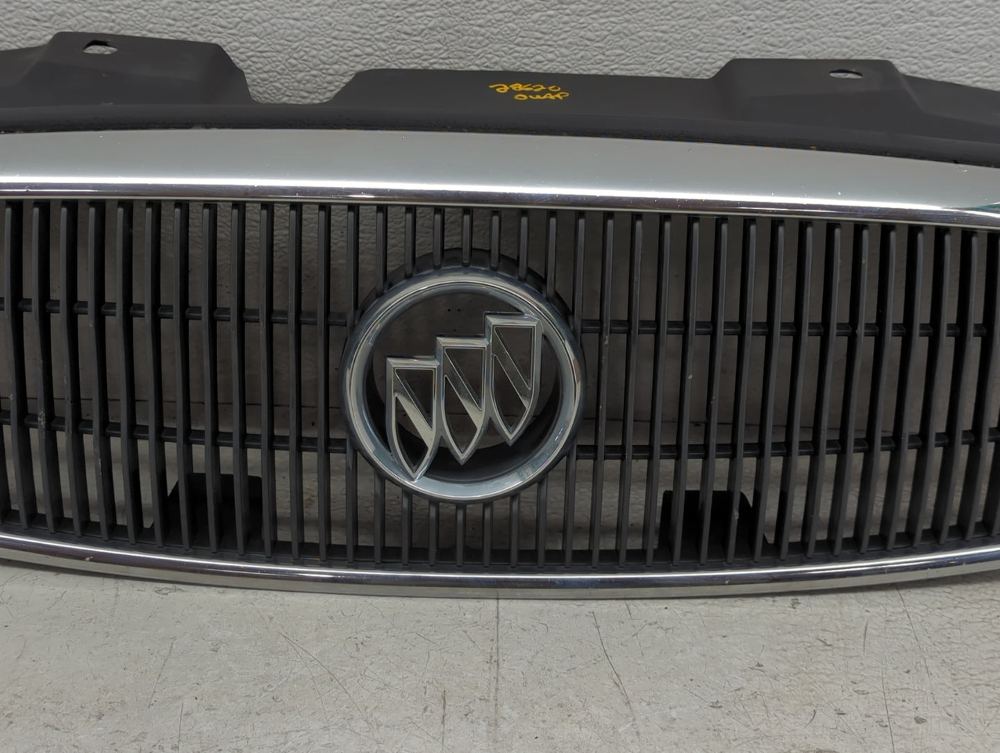 2005-2007 Buick Lacrosse Front Grille Bumper Not Included - Oemusedautoparts1.com