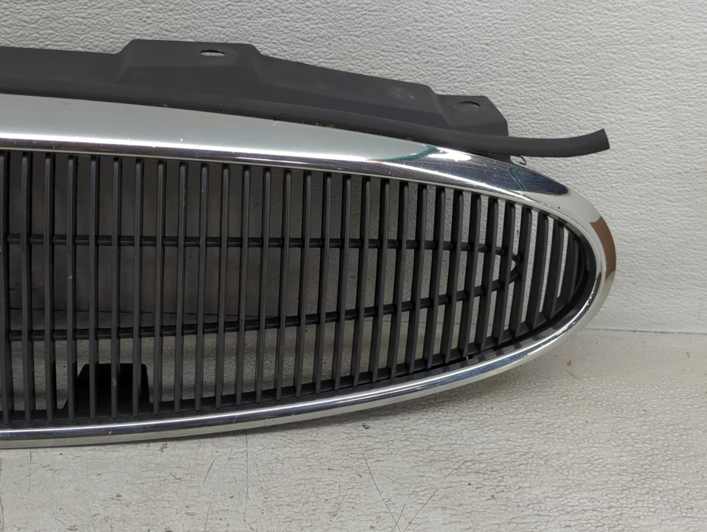 2005-2007 Buick Lacrosse Front Grille Bumper Not Included - Oemusedautoparts1.com