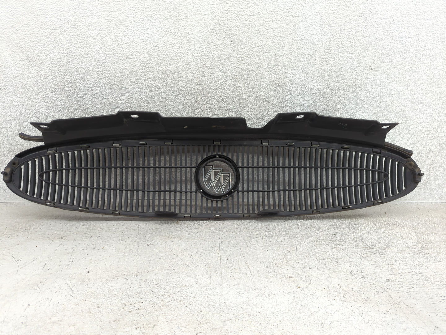 2005-2007 Buick Lacrosse Front Grille Bumper Not Included - Oemusedautoparts1.com