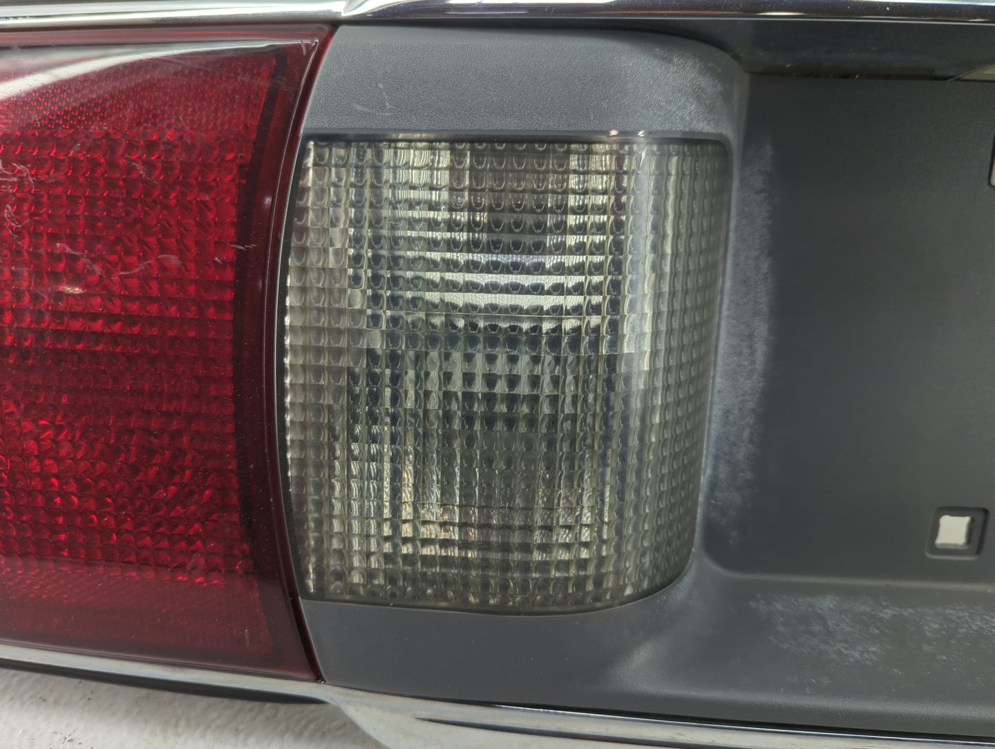 2000-2005 Buick Lesabre Passenger Right Side Deck Lid Mounted Tail Light - Oemusedautoparts1.com