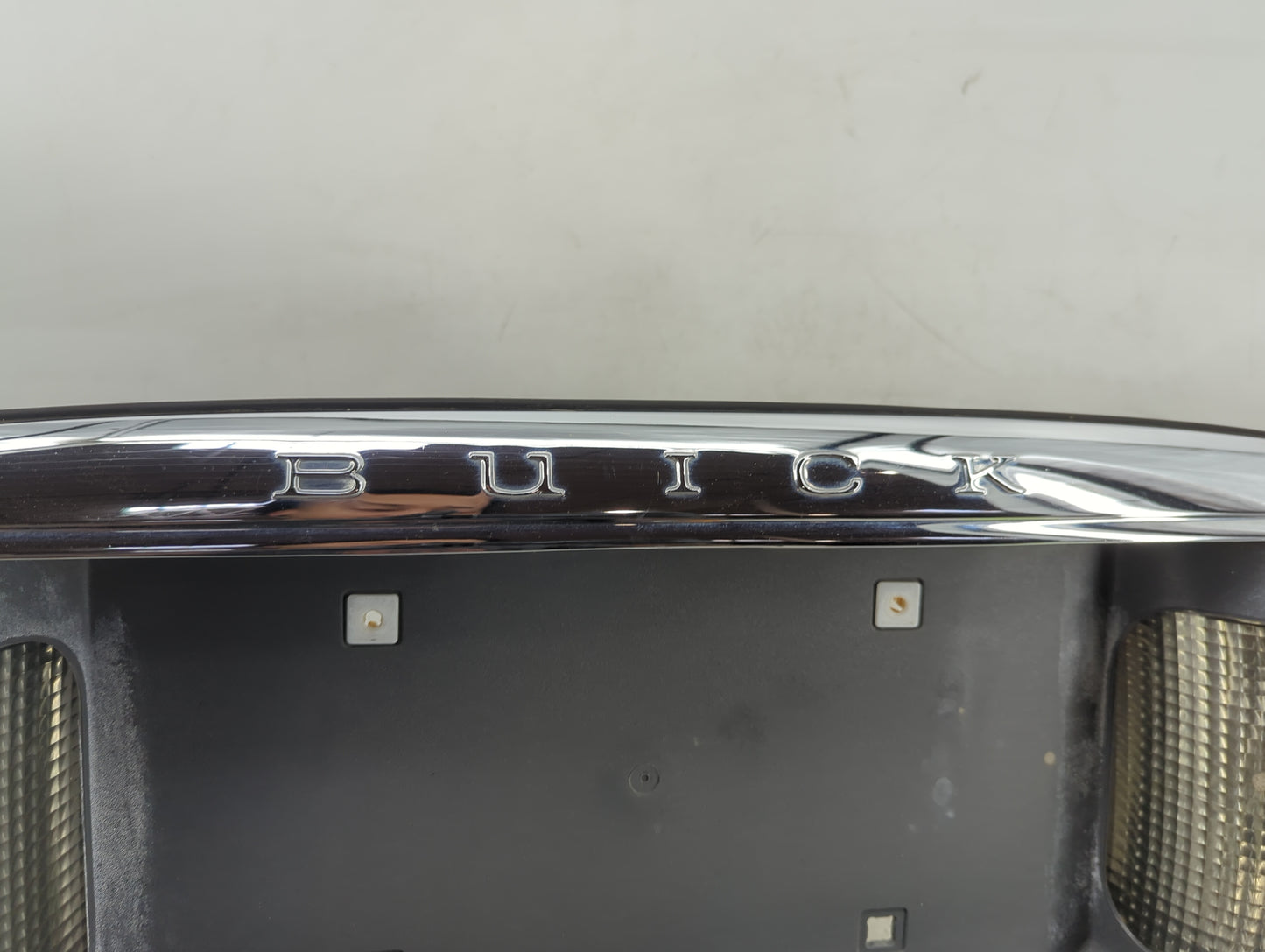 2000-2005 Buick Lesabre Passenger Right Side Deck Lid Mounted Tail Light - Oemusedautoparts1.com