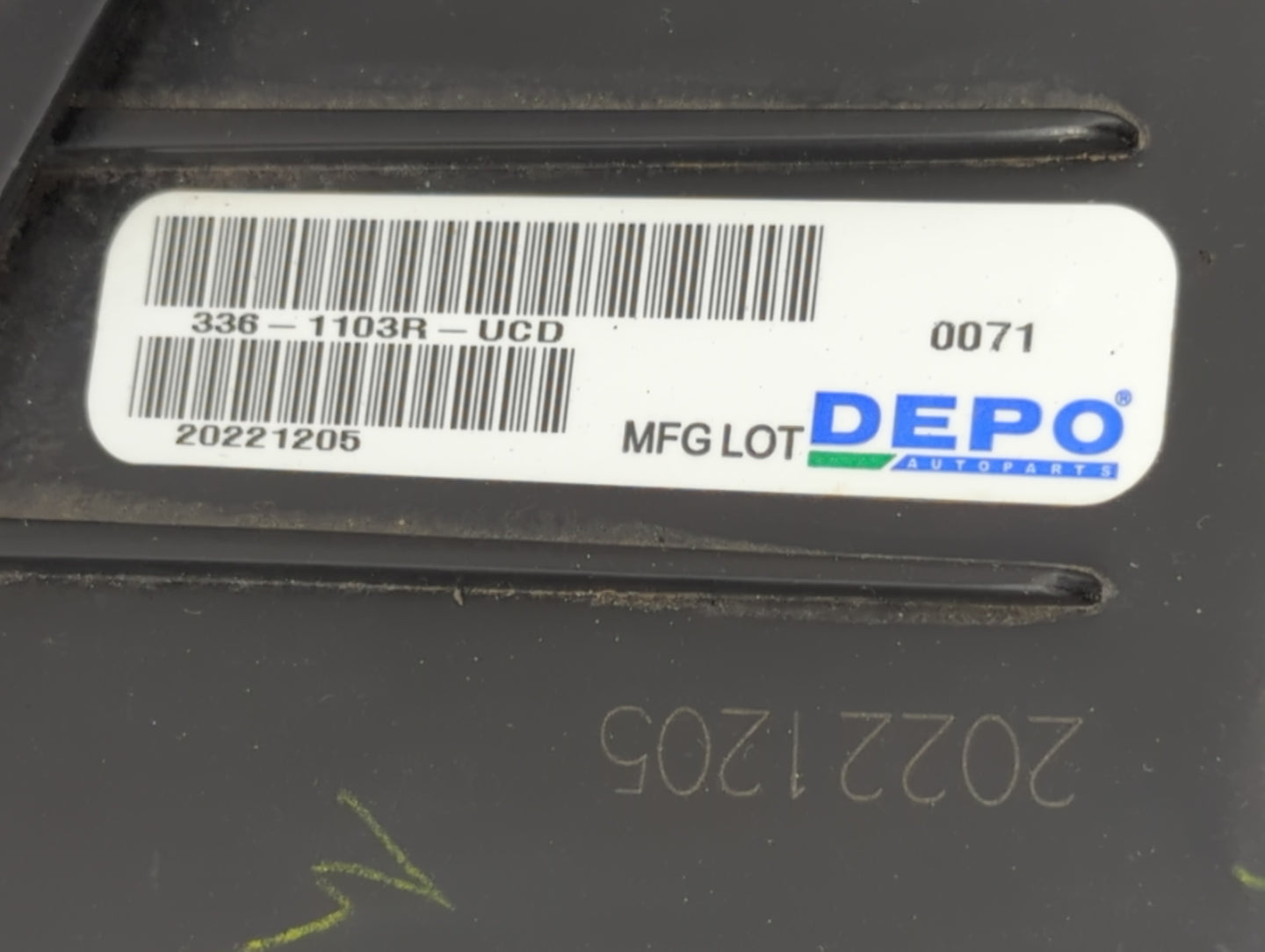 2000-2005 Buick Lesabre Passenger Right Oem Head Light Headlight Lamp - Oemusedautoparts1.com