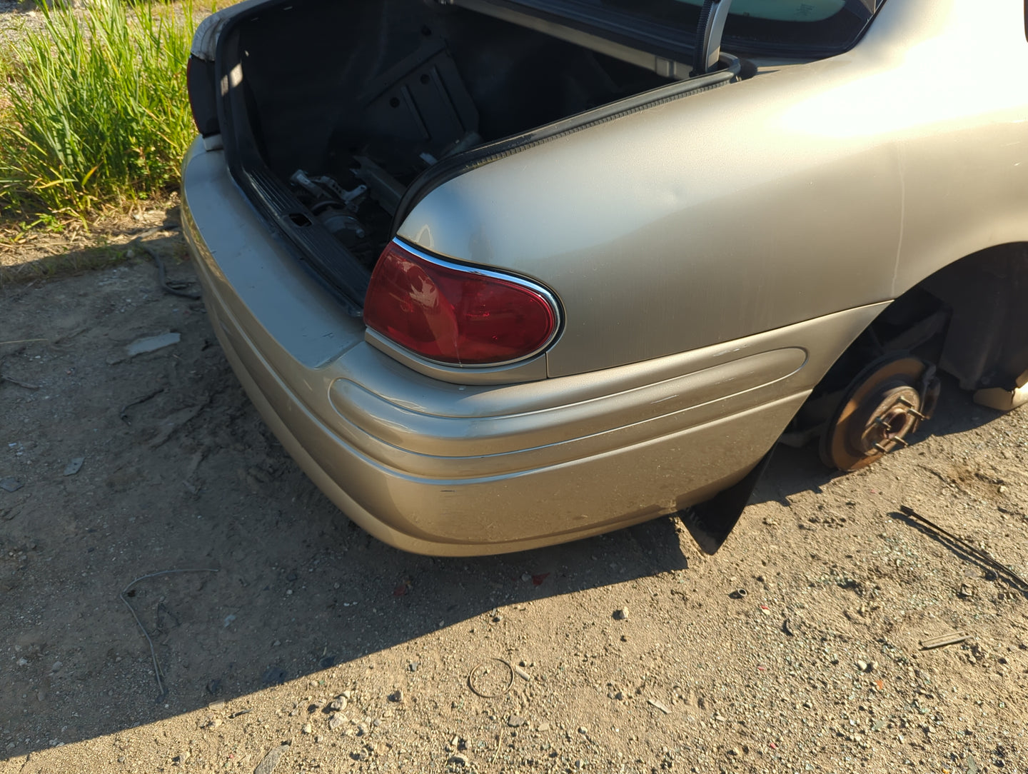 2000-2005 Buick Lesabre Rear Bumper Assembly Oem - Oemusedautoparts1.com