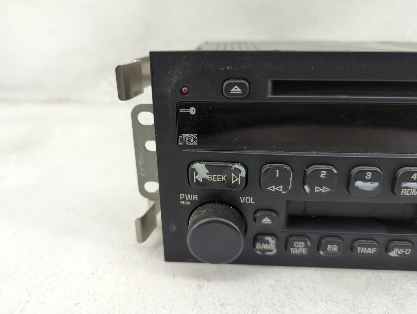 2003-2005 Buick Lesabre Radio AM FM Cd Player Receiver Replacement Fits Fits 2003 2004 2005 OEM Used Auto Parts - Oemusedaut
