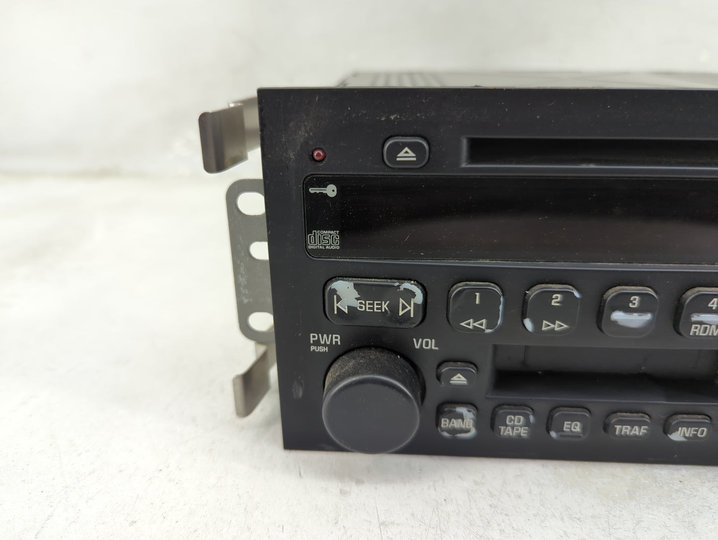 2003-2005 Buick Lesabre Radio AM FM Cd Player Receiver Replacement Fits Fits 2003 2004 2005 OEM Used Auto Parts - Oemusedaut