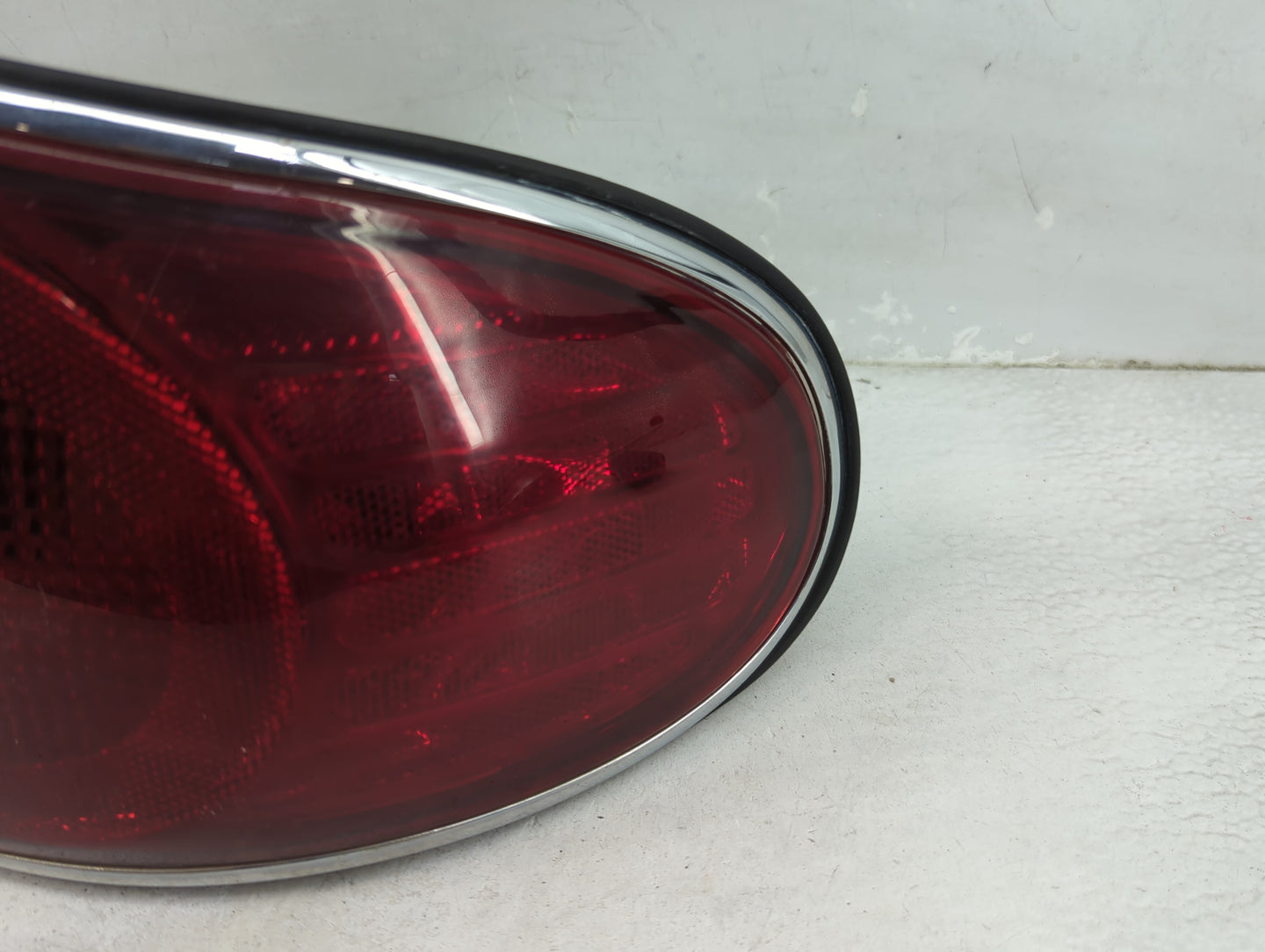 2001-2005 Buick Lesabre Tail Light Assembly Passenger Right OEM Fits Fits 2001 2002 2003 2004 2005 OEM Used Auto Parts - Oem