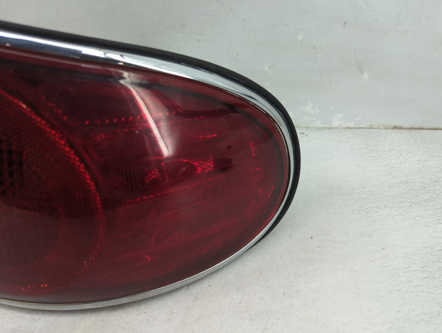 2001-2005 Buick Lesabre Tail Light Assembly Passenger Right OEM Fits Fits 2001 2002 2003 2004 2005 OEM Used Auto Parts - Oem