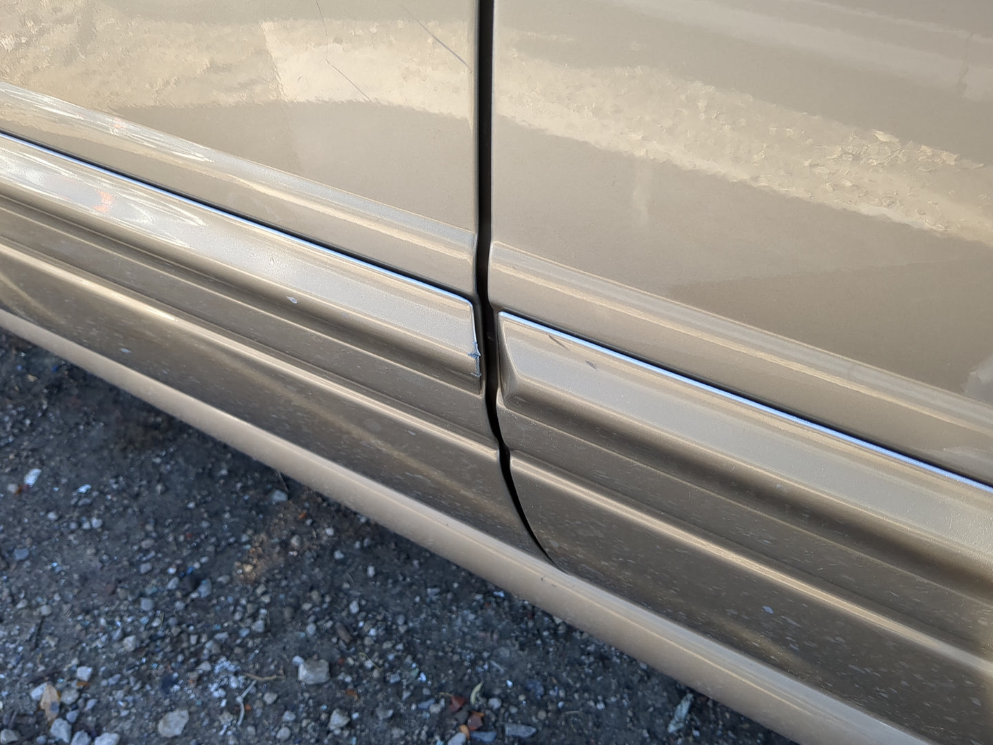 2000-2005 Buick Lesabre Driver Front Door Oem - Oemusedautoparts1.com