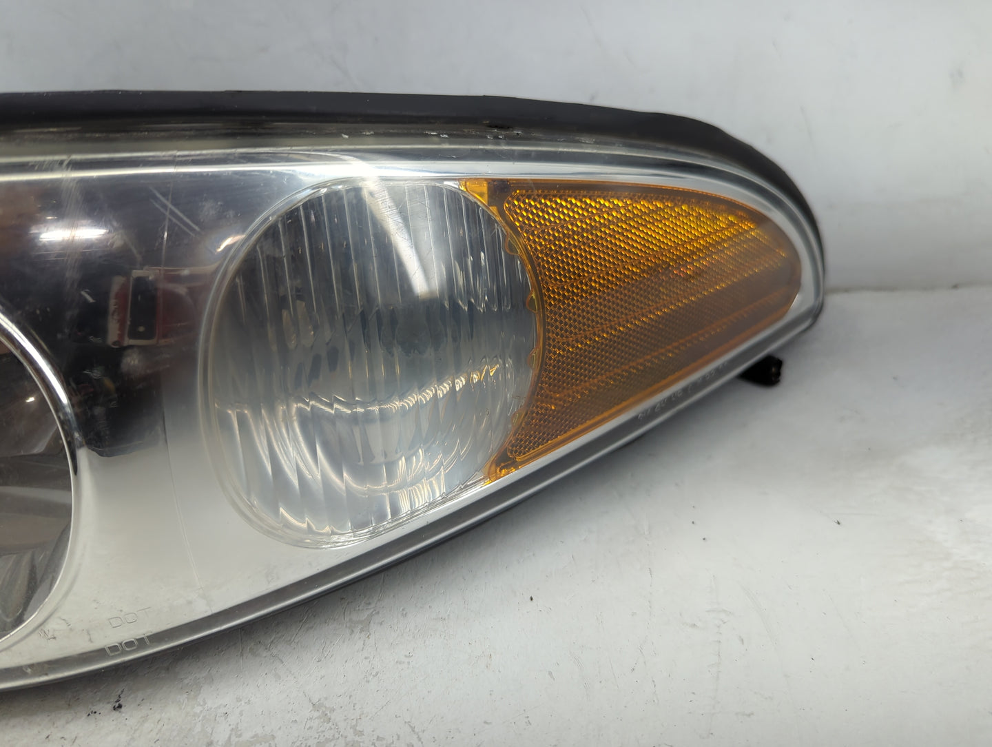 2000-2005 Buick Lesabre Driver Left Oem Head Light Headlight Lamp - Oemusedautoparts1.com