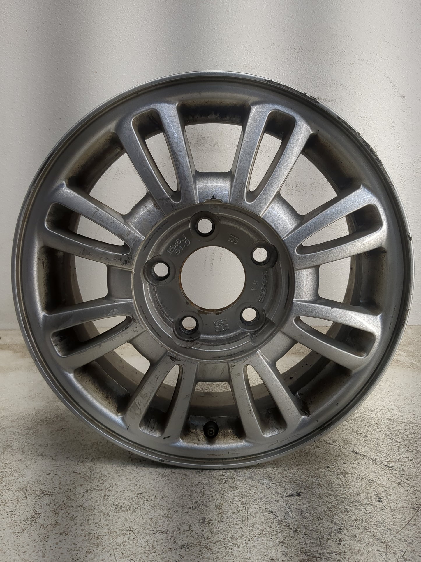 2002-2005 Buick Lesabre Oem Wheel Rim - Oemusedautoparts1.com