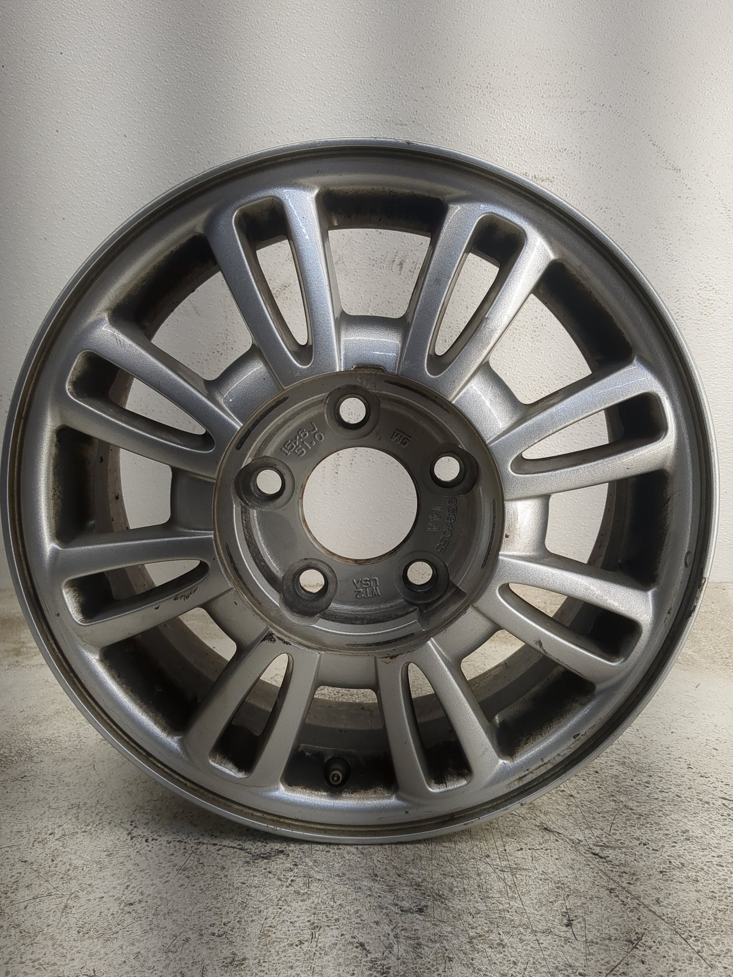 2002-2005 Buick Lesabre Oem Wheel Rim - Oemusedautoparts1.com