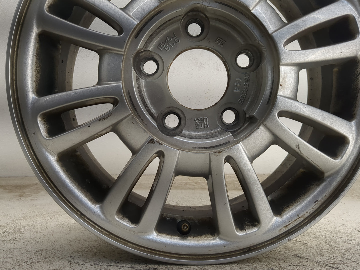 2002-2005 Buick Lesabre Oem Wheel Rim - Oemusedautoparts1.com