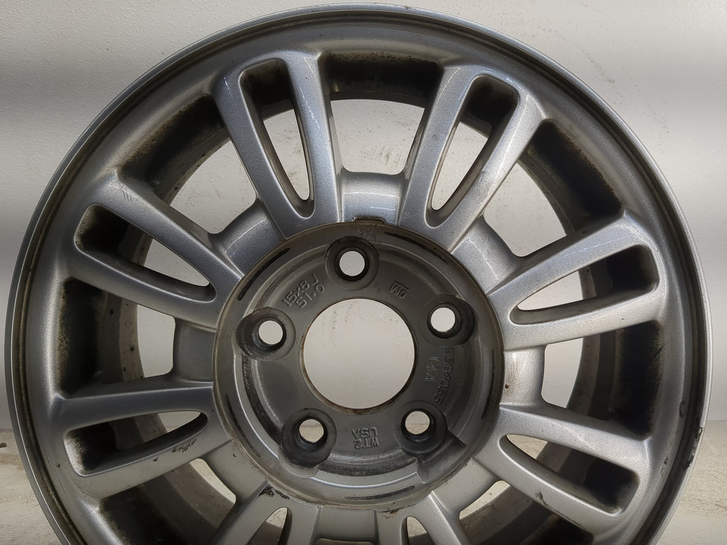 2002-2005 Buick Lesabre Oem Wheel Rim - Oemusedautoparts1.com