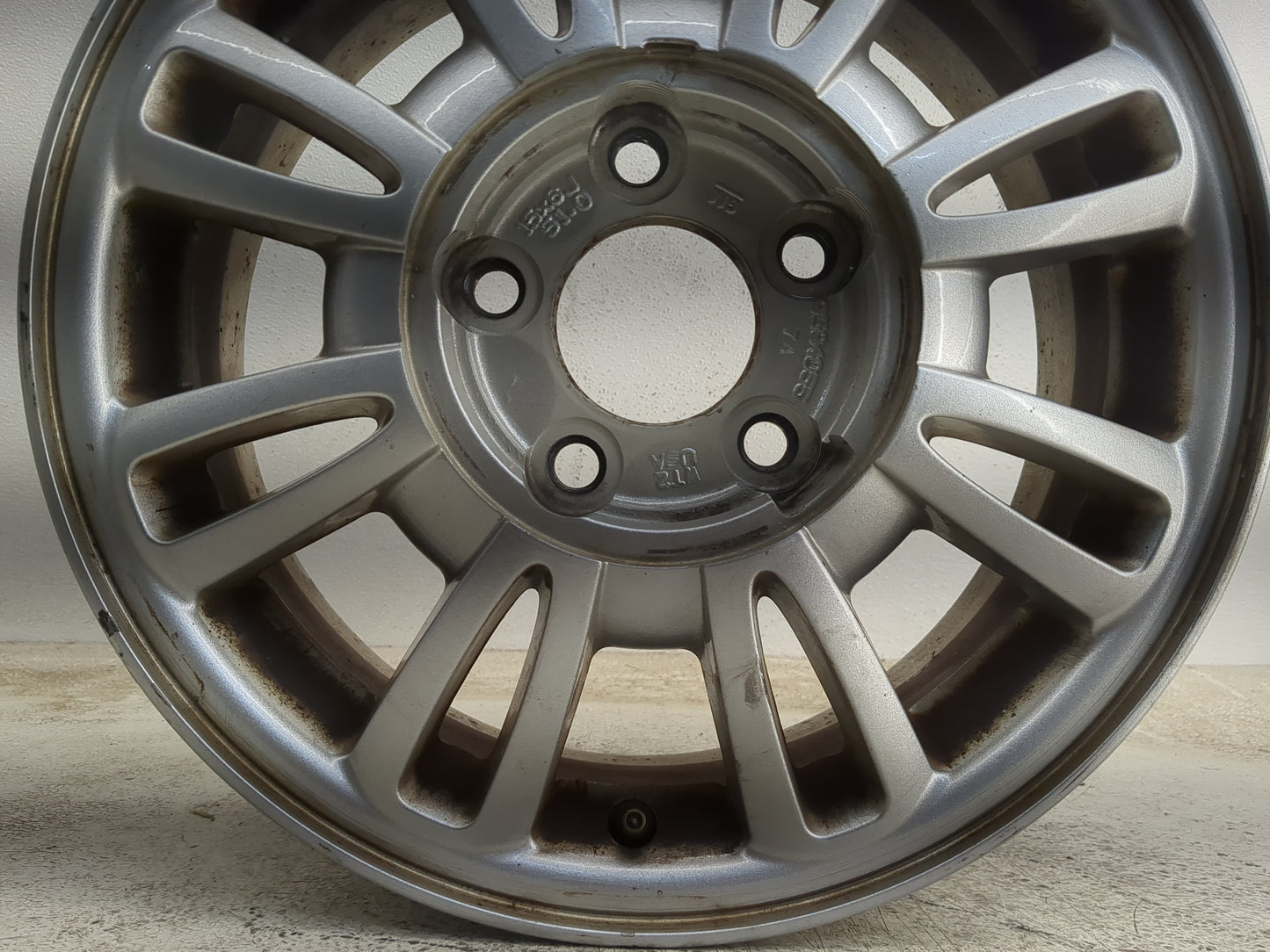 2002-2005 Buick Lesabre Oem Wheel Rim - Oemusedautoparts1.com