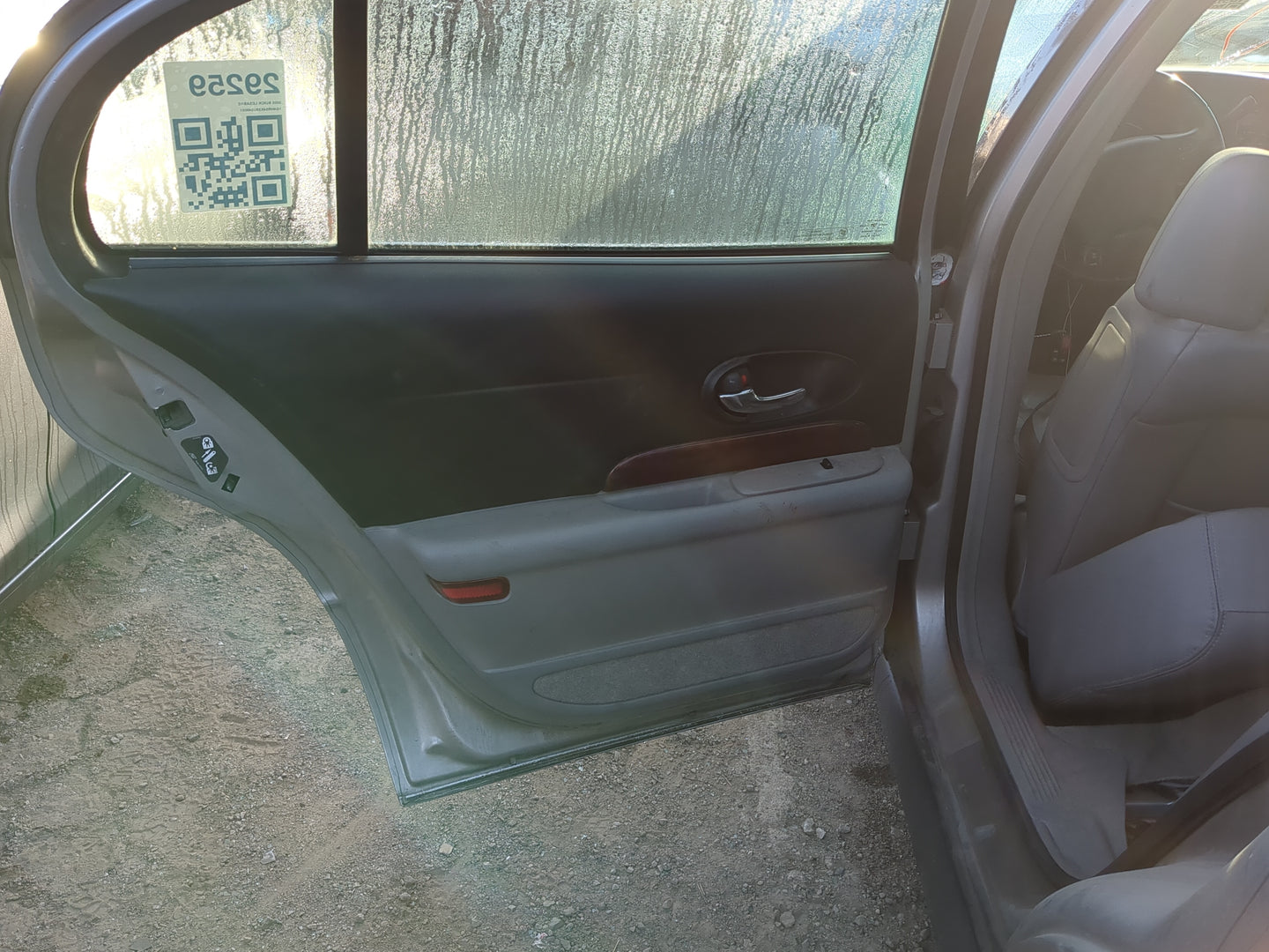 2000-2005 Buick Lesabre Driver Rear Door Oem 1218163 - Oemusedautoparts1.com
