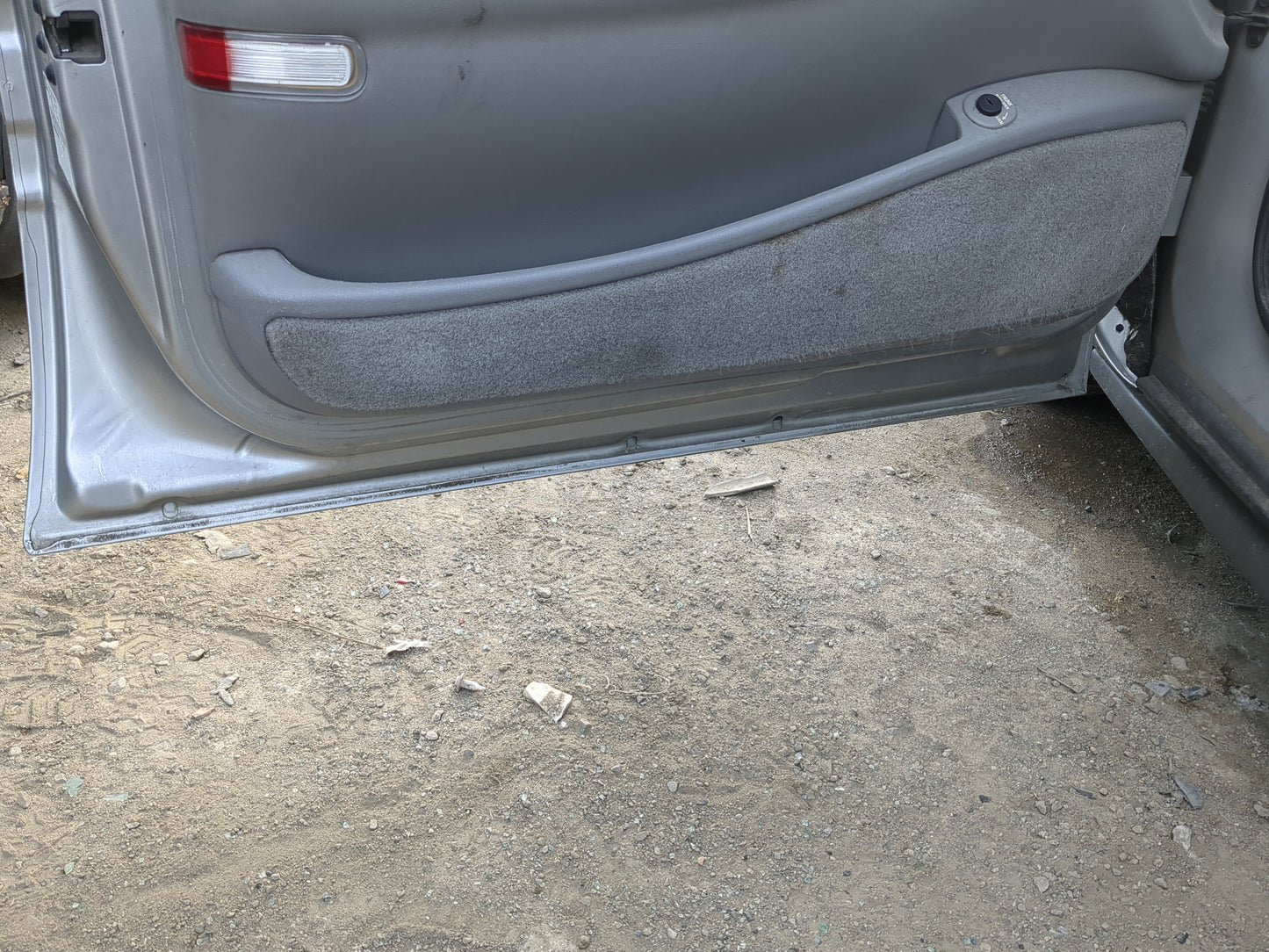 2000-2005 Buick Lesabre Driver Front Door Oem - Oemusedautoparts1.com