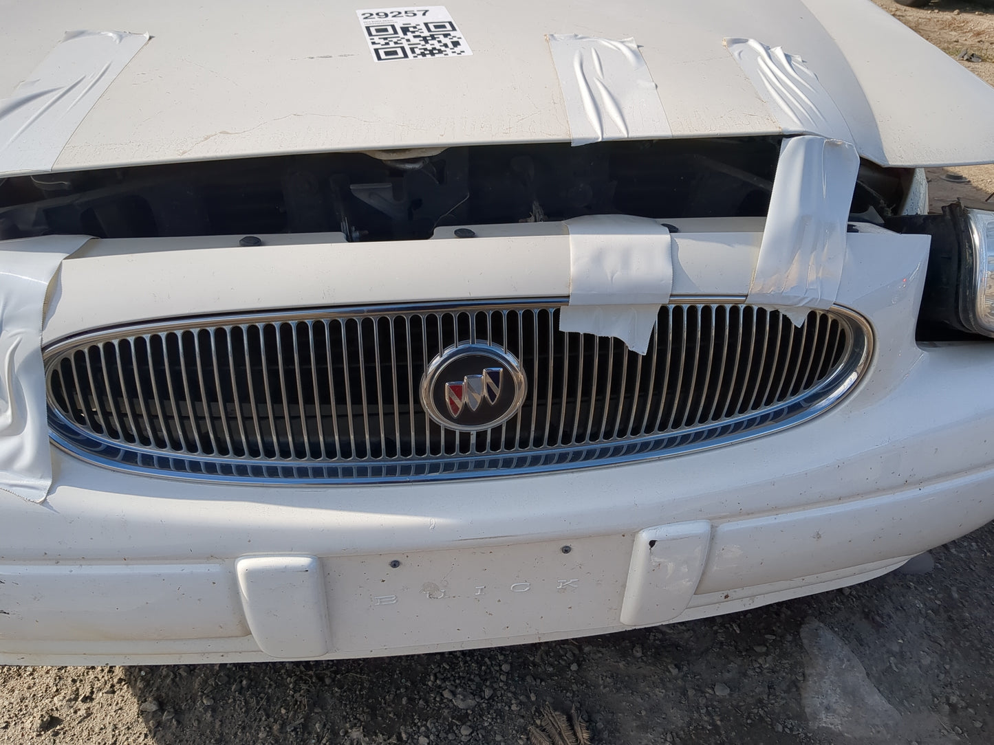 2000-2005 Buick Lesabre Front Grille Bumper Not Included - Oemusedautoparts1.com