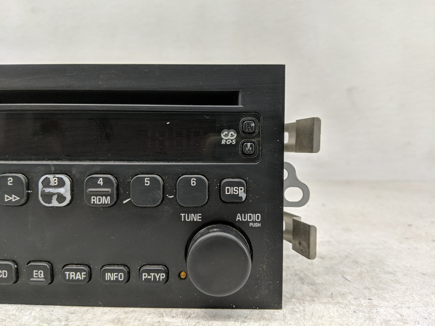 2003-2005 Buick Lesabre Radio AM FM Cd Player Receiver Replacement P/N:10375848 Fits Fits 2003 2004 2005 OEM Used Auto Parts
