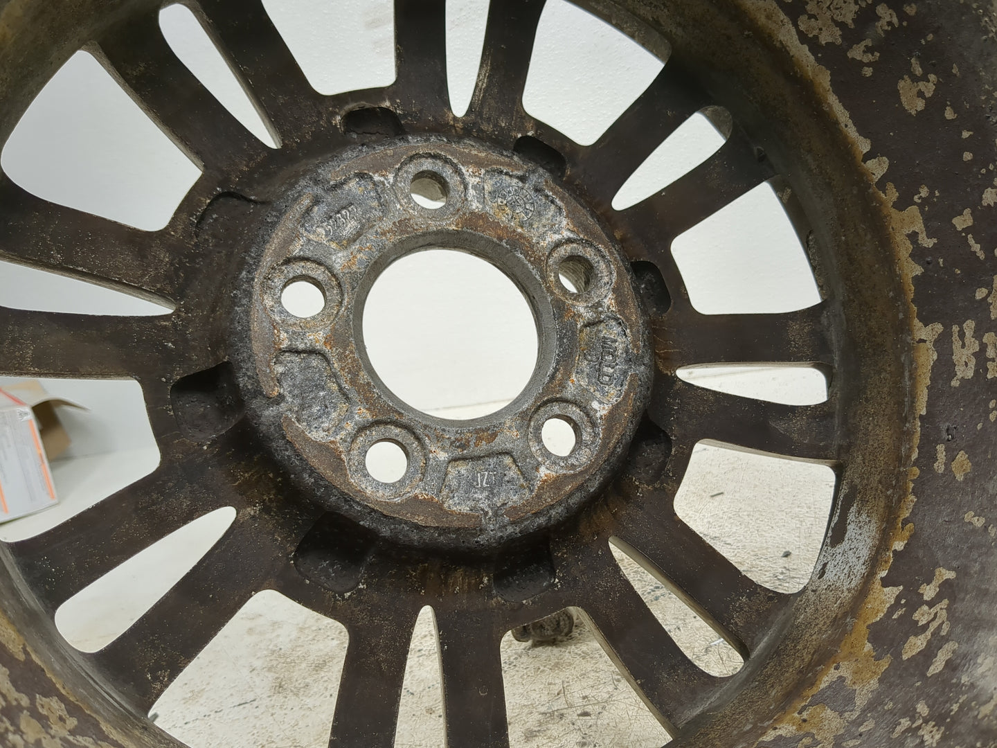 2002-2005 Buick Lesabre Oem Wheel Rim 1385254 - Oemusedautoparts1.com