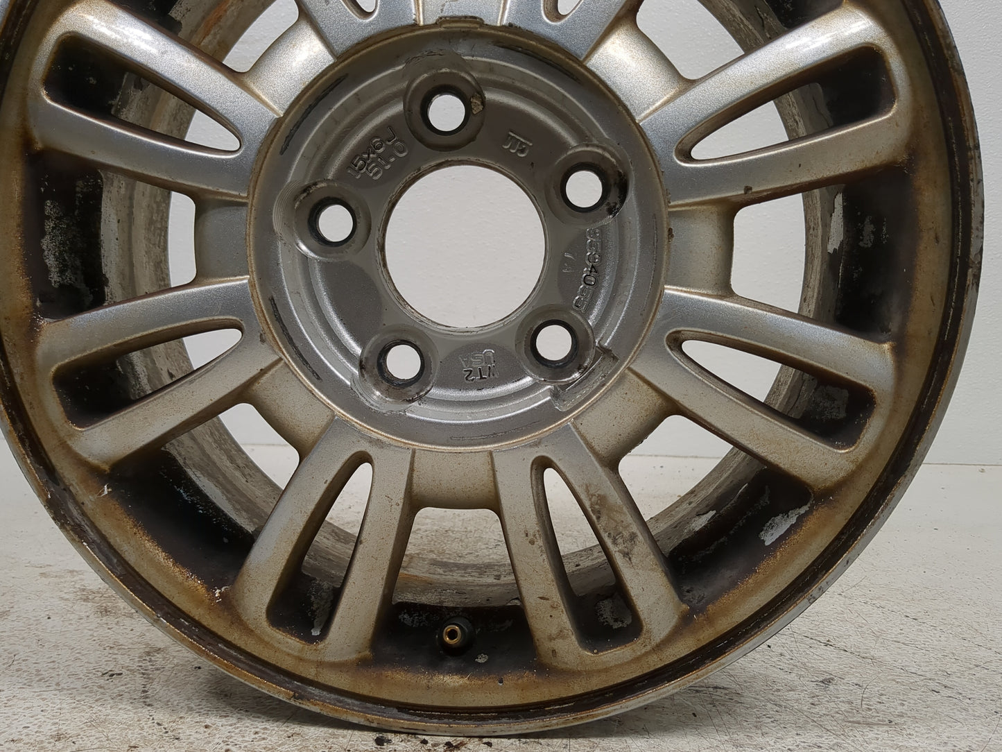 2002-2005 Buick Lesabre Oem Wheel Rim 1385256 - Oemusedautoparts1.com