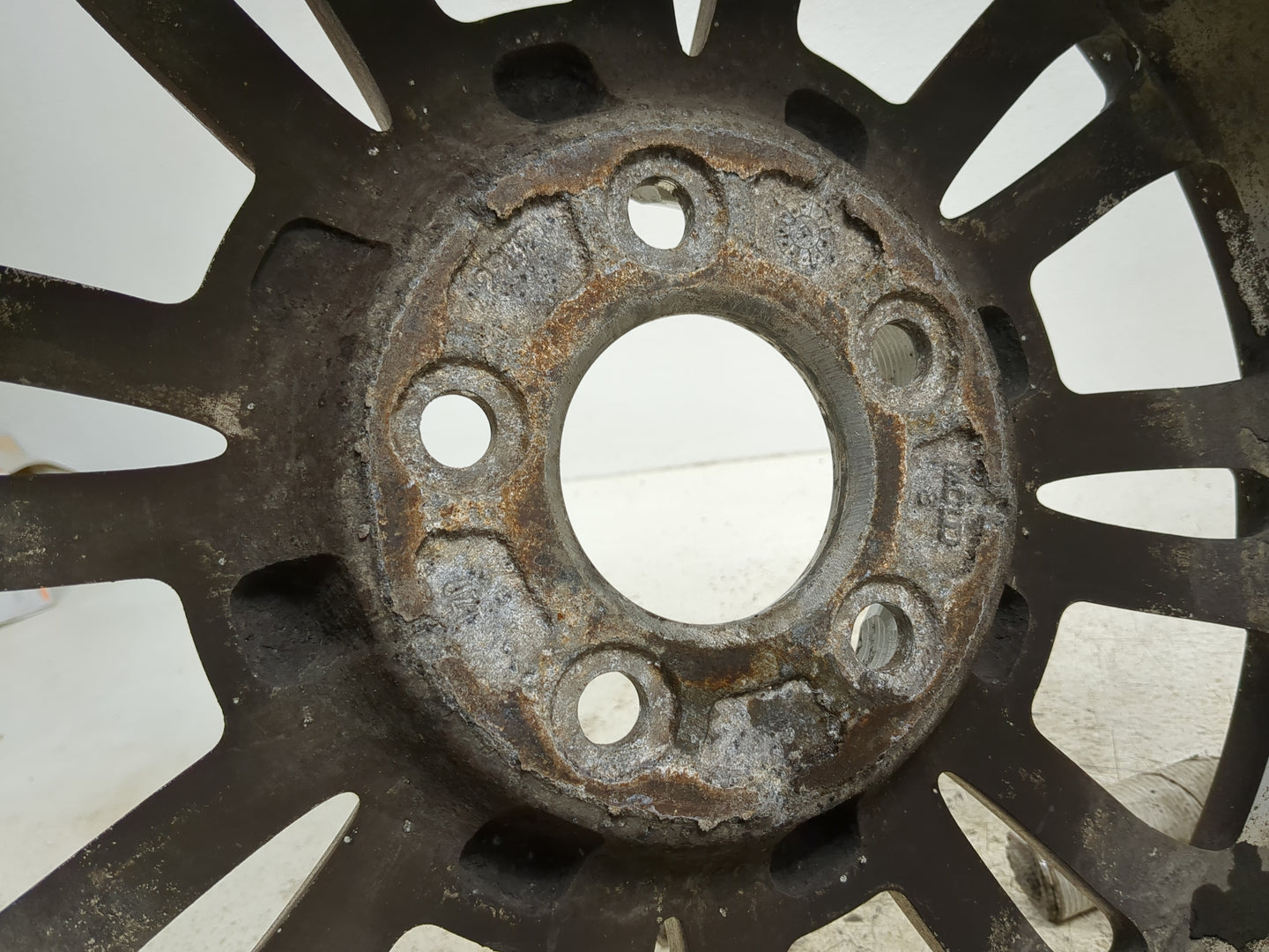 2002-2005 Buick Lesabre Oem Wheel Rim 1385256 - Oemusedautoparts1.com