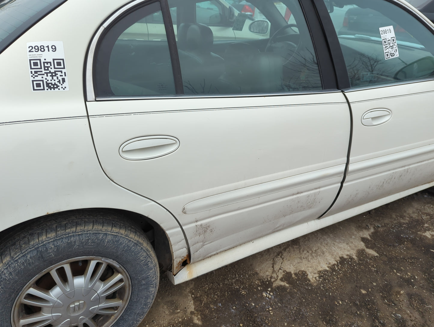 2000-2005 Buick Lesabre Passenger Rear Door Oem 1389315 - Oemusedautoparts1.com