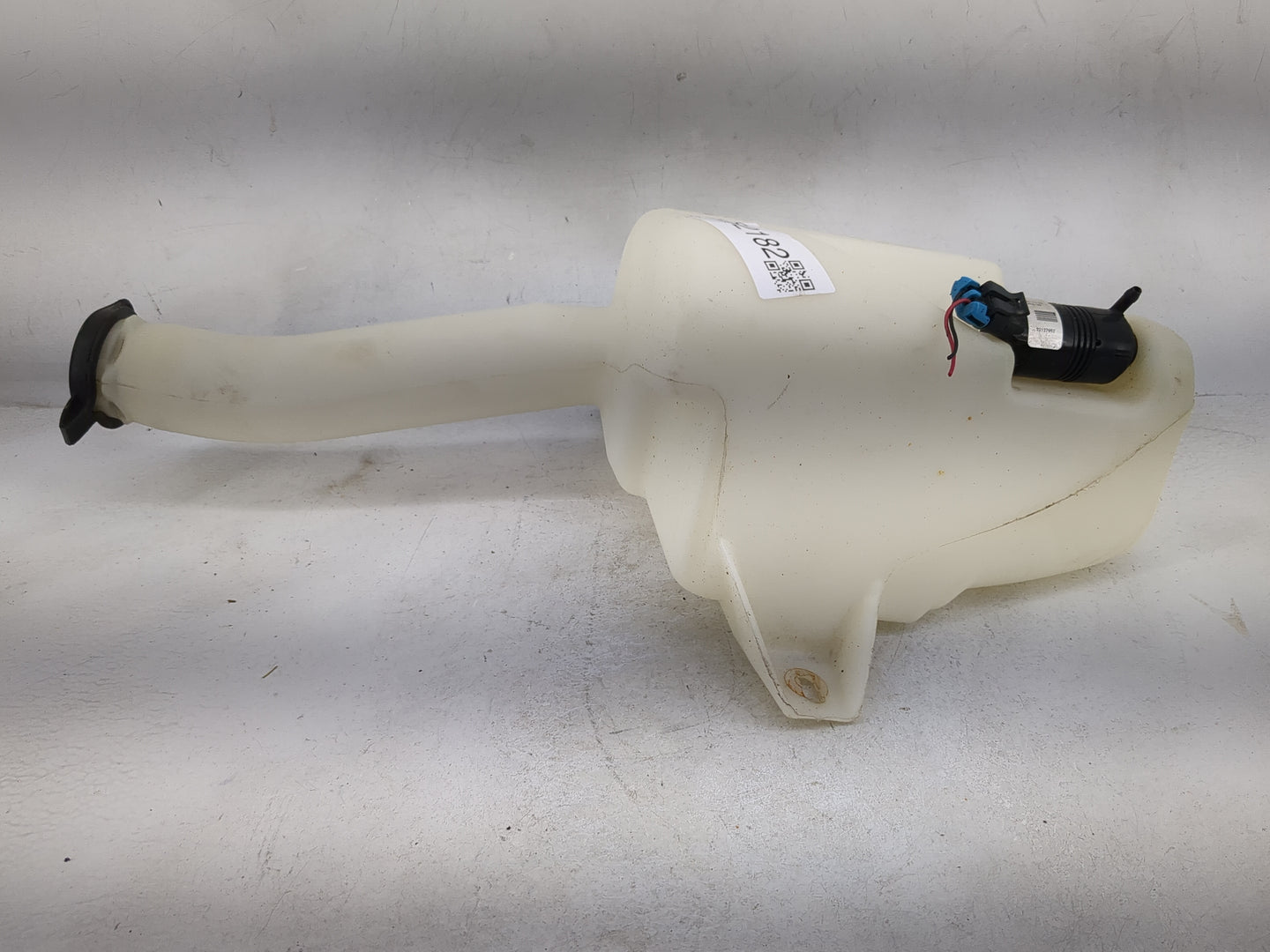 2000-2005 Buick Lesabre Windshield Washer Fluid Reservoir Bottle 1482182 - Oemusedautoparts1.com