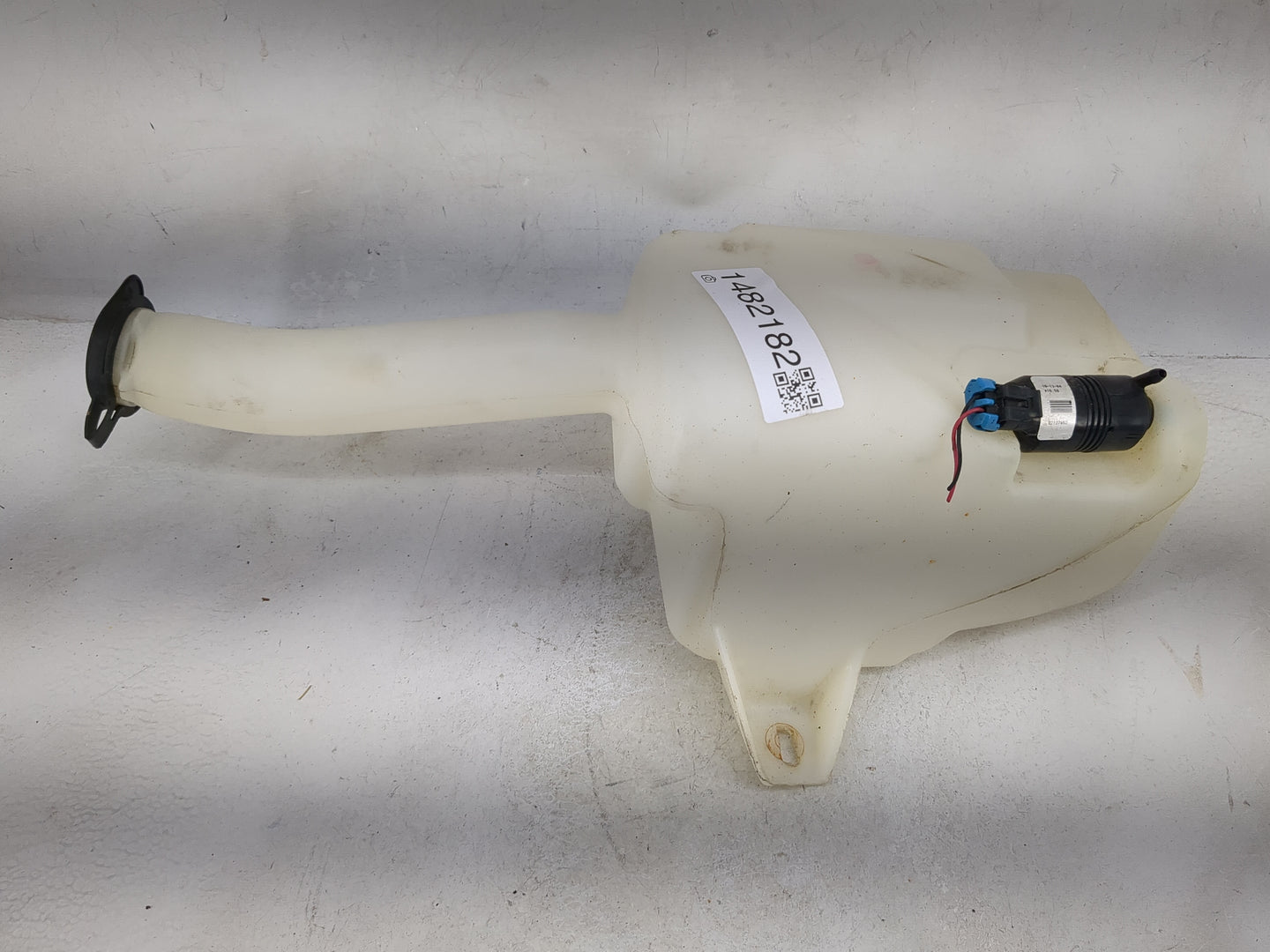 2000-2005 Buick Lesabre Windshield Washer Fluid Reservoir Bottle 1482182 - Oemusedautoparts1.com