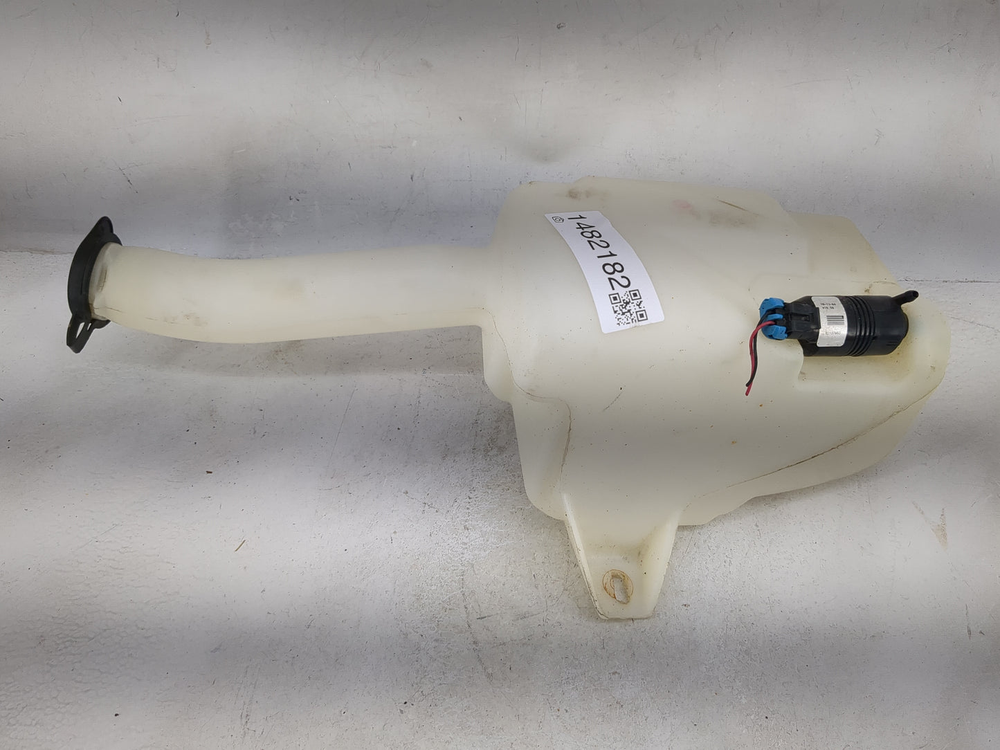 2000-2005 Buick Lesabre Windshield Washer Fluid Reservoir Bottle 1482182 - Oemusedautoparts1.com