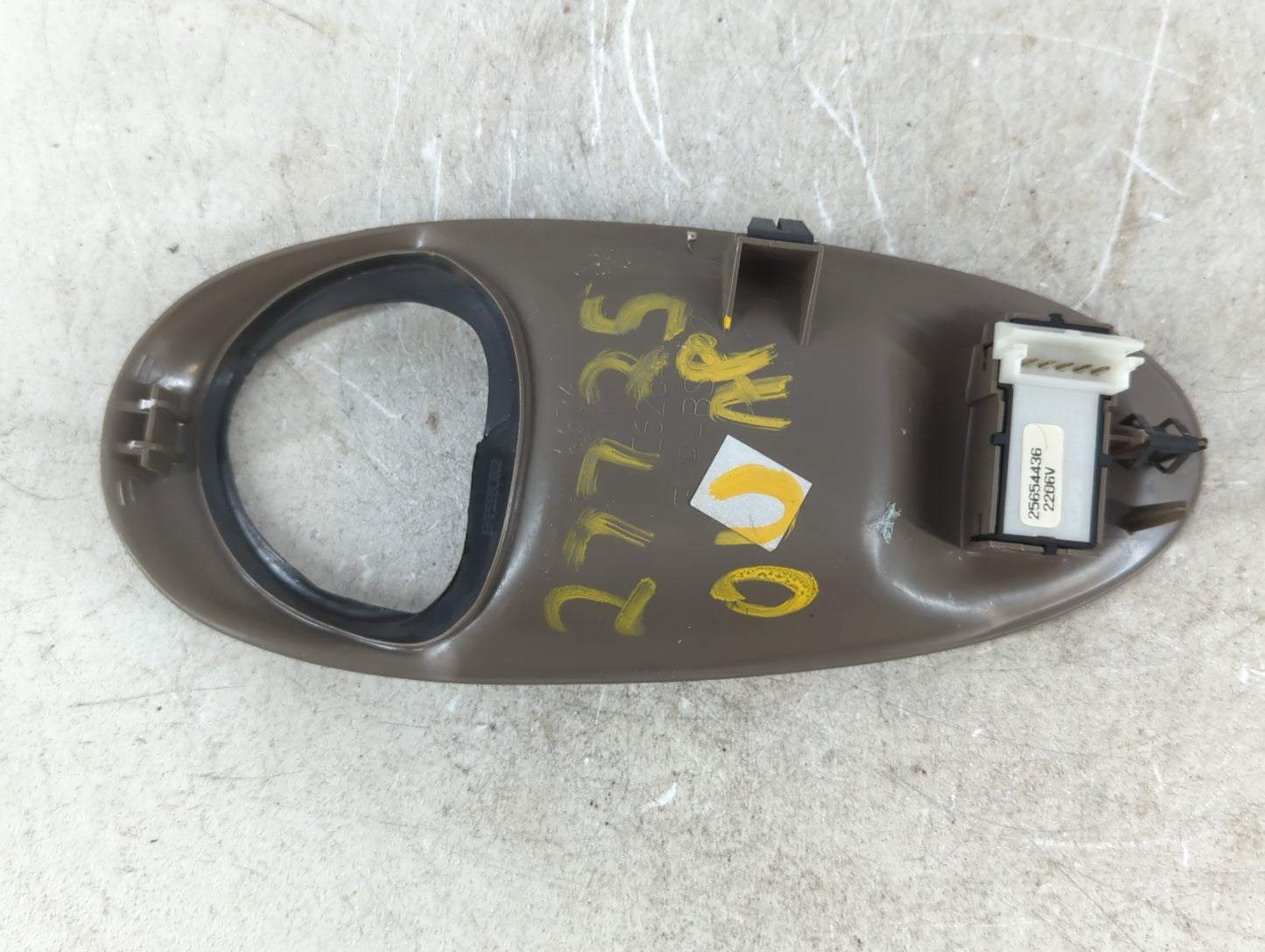 2002 Buick Lesabre Passenger Front Right Door Handle Exterior Assembly - Oemusedautoparts1.com