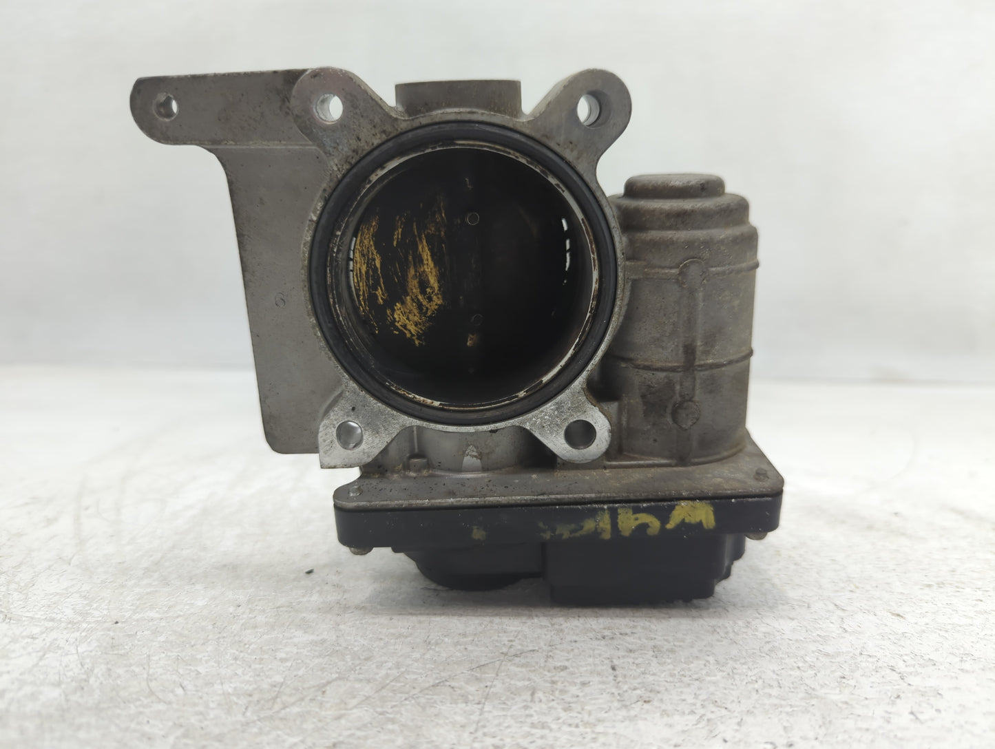 2005 Buick Lucerne Throttle Body P/N:253243 Fits OEM Used Auto Parts - Oemusedautoparts1.com