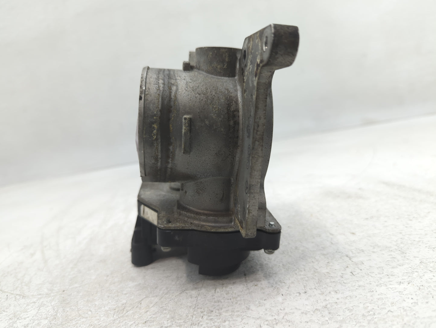 2005 Buick Lucerne Throttle Body P/N:253243 Fits OEM Used Auto Parts - Oemusedautoparts1.com
