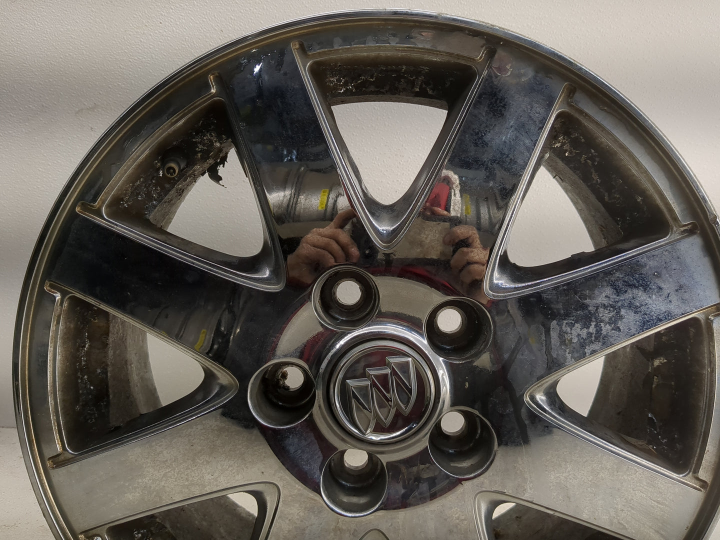 2004-2005 Buick Park Avenue Oem Wheel Rim - Oemusedautoparts1.com