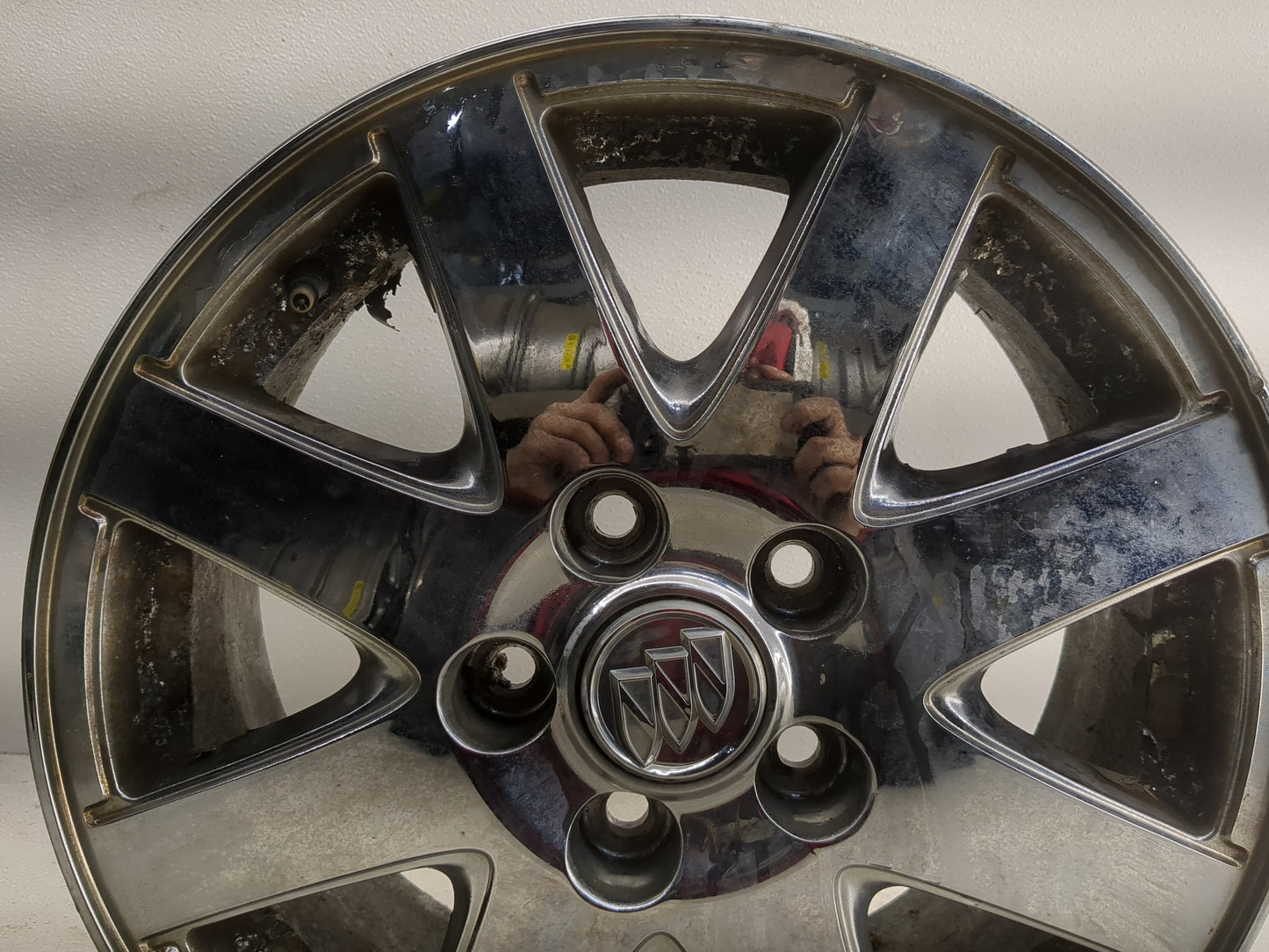 2004-2005 Buick Park Avenue Oem Wheel Rim - Oemusedautoparts1.com