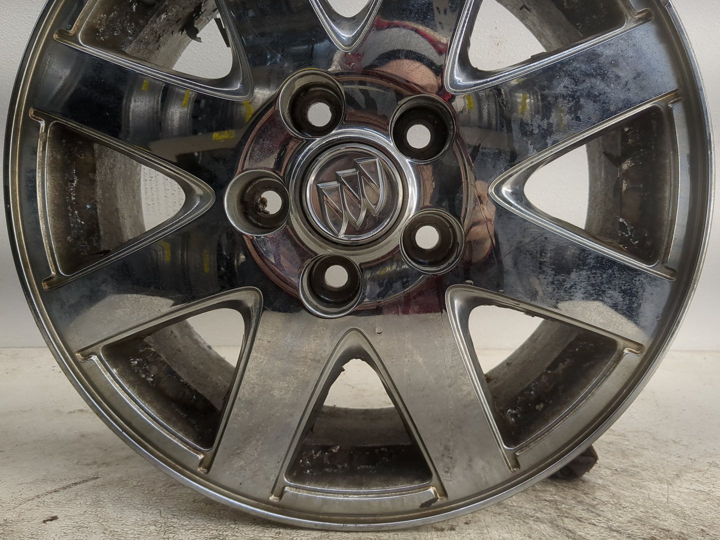 2004-2005 Buick Park Avenue Oem Wheel Rim - Oemusedautoparts1.com