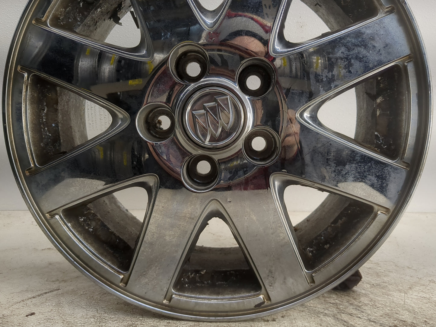 2004-2005 Buick Park Avenue Oem Wheel Rim - Oemusedautoparts1.com